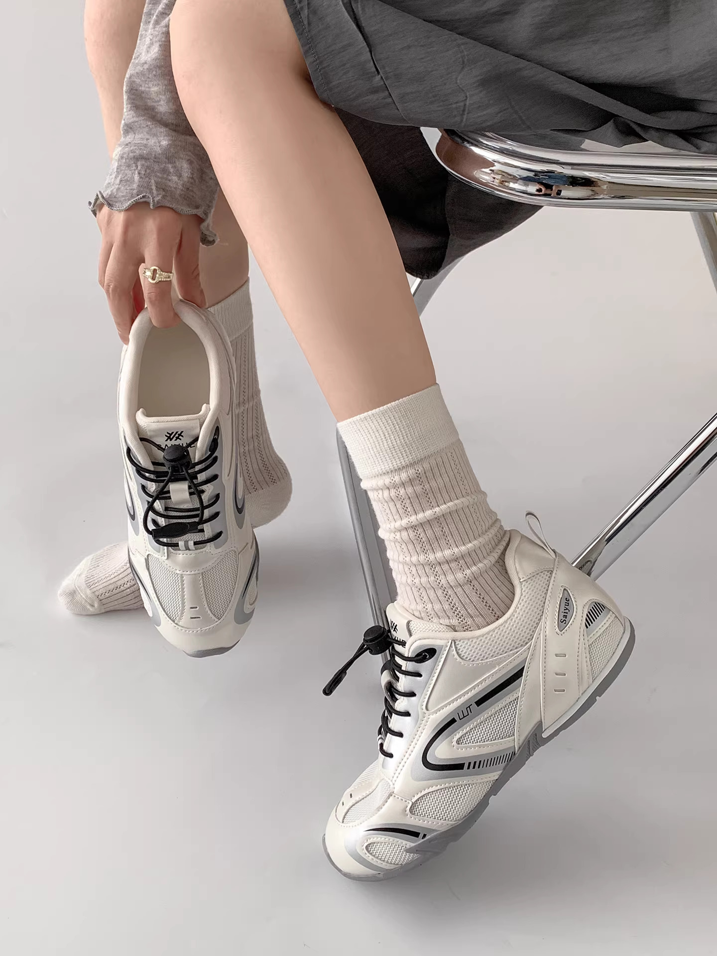 Giày thể thao đế bằng cao cấp Nanzai Nanfang bạc dành cho nữ, kiểu dáng mới mùa thu 2025, đa năng, phối được với chân váy