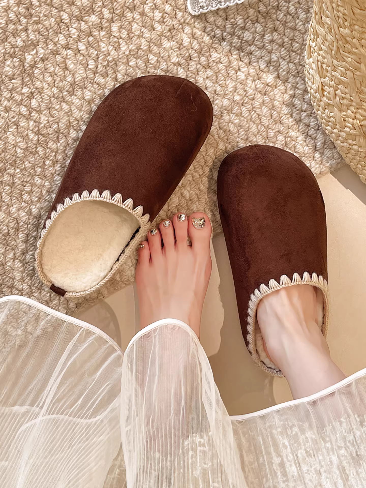 Giày Birkenstock nữ đế dày lót lông kiểu retro màu nâu, mùa thu đông 2025, giữ ấm, chống trơn, mũi kín, chất liệu cotton