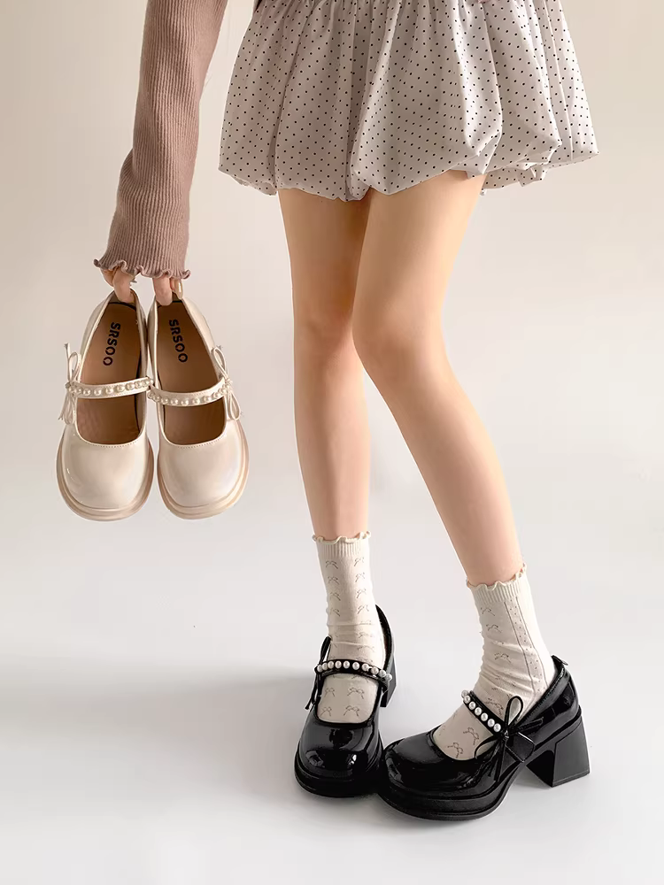 Giày cao gót da chunky retro thời thượng màu trắng dành cho nữ, giày Mary Jane tăng chiều cao kiểu JK mới mùa thu 2025.