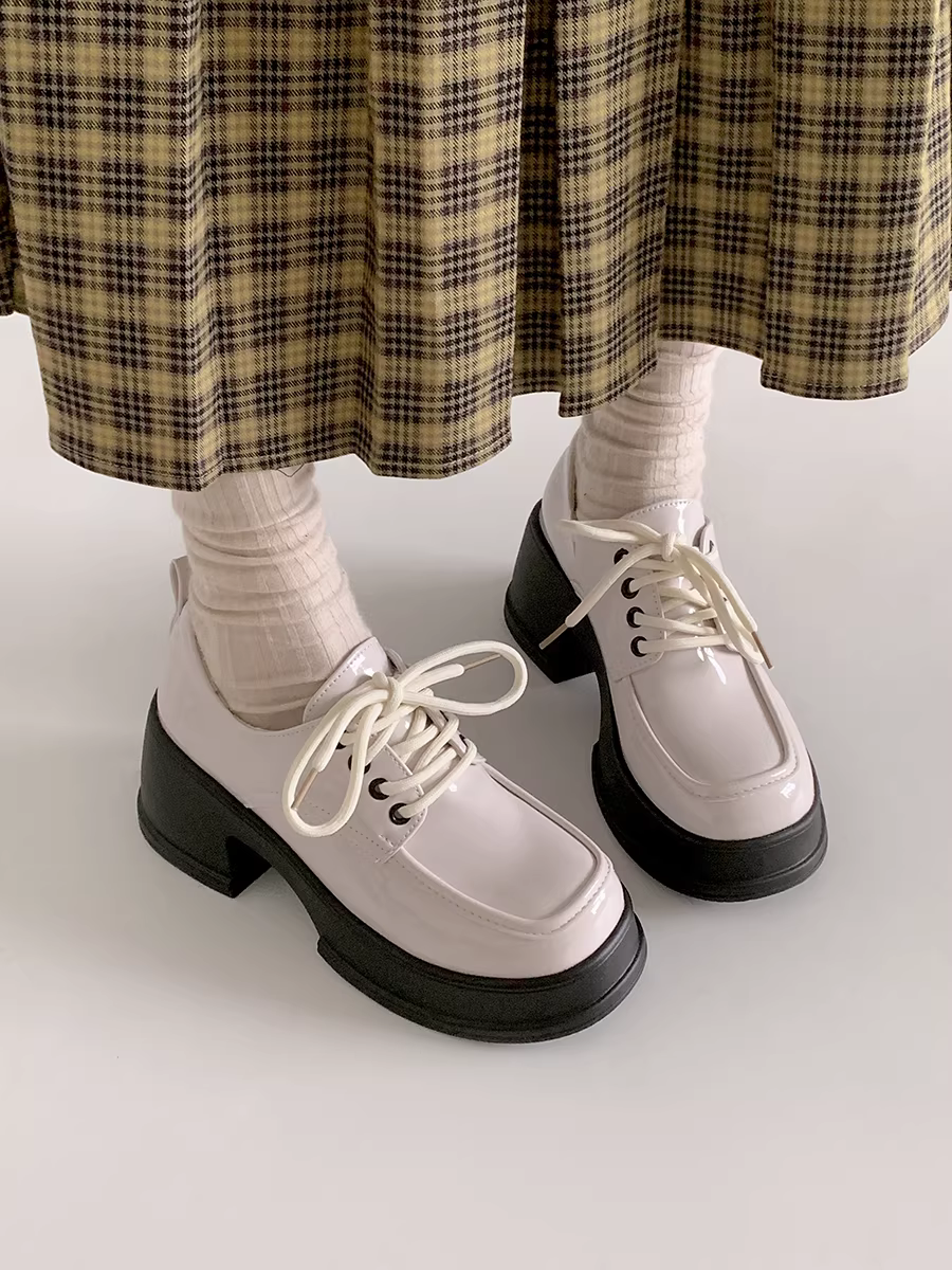 Giày da nữ đế dày kiểu retro Pháp đen, phong cách thu đông 2025 mới, phối cùng chân váy, kiểu Mary Jane.