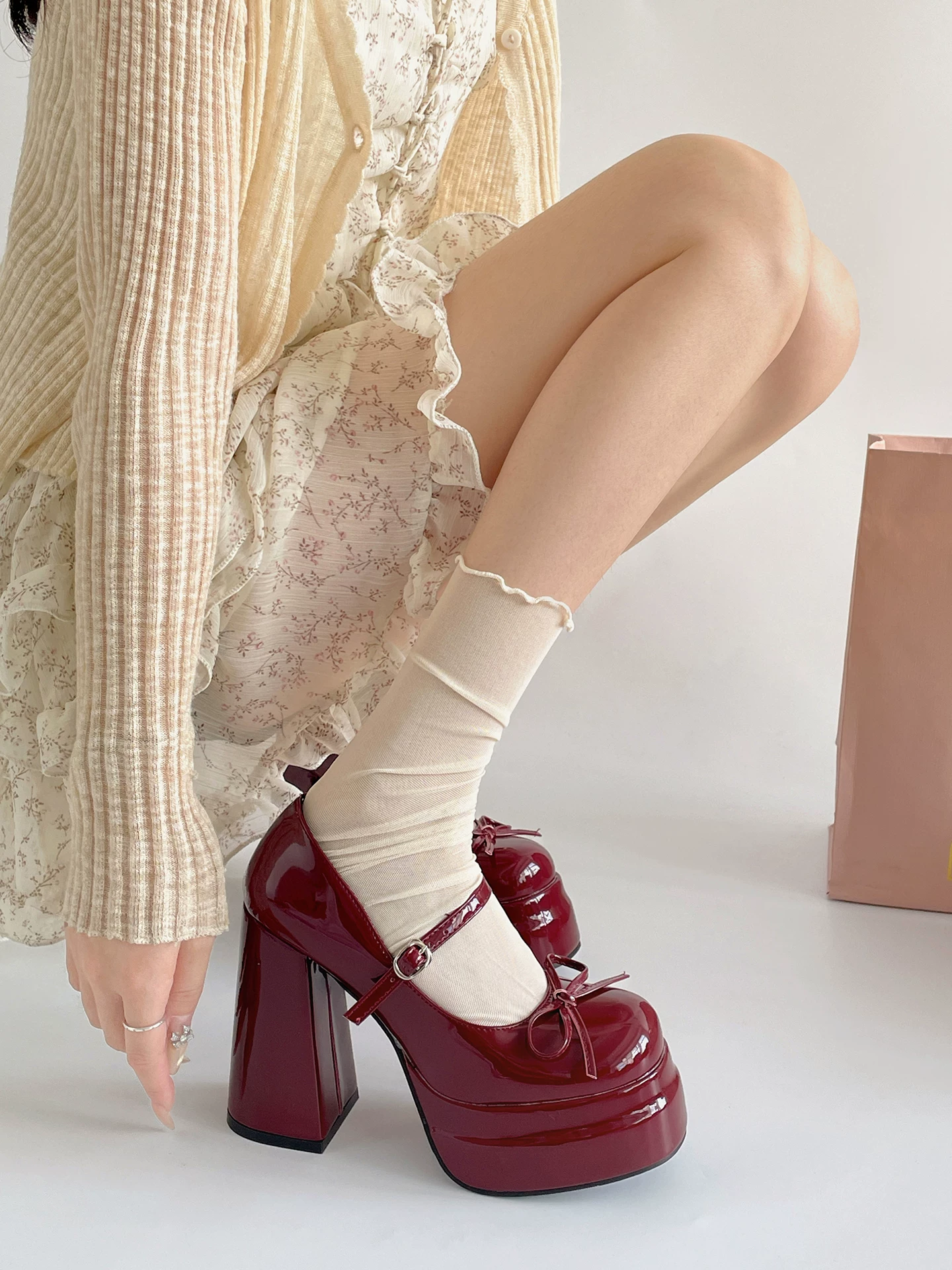 Giày cao gót đế thô kiểu Pháp phổ biến dành cho nữ, mẫu mới mùa thu 2025, tăng chiều cao, phù hợp với chân váy, kiểu Mary Jane.