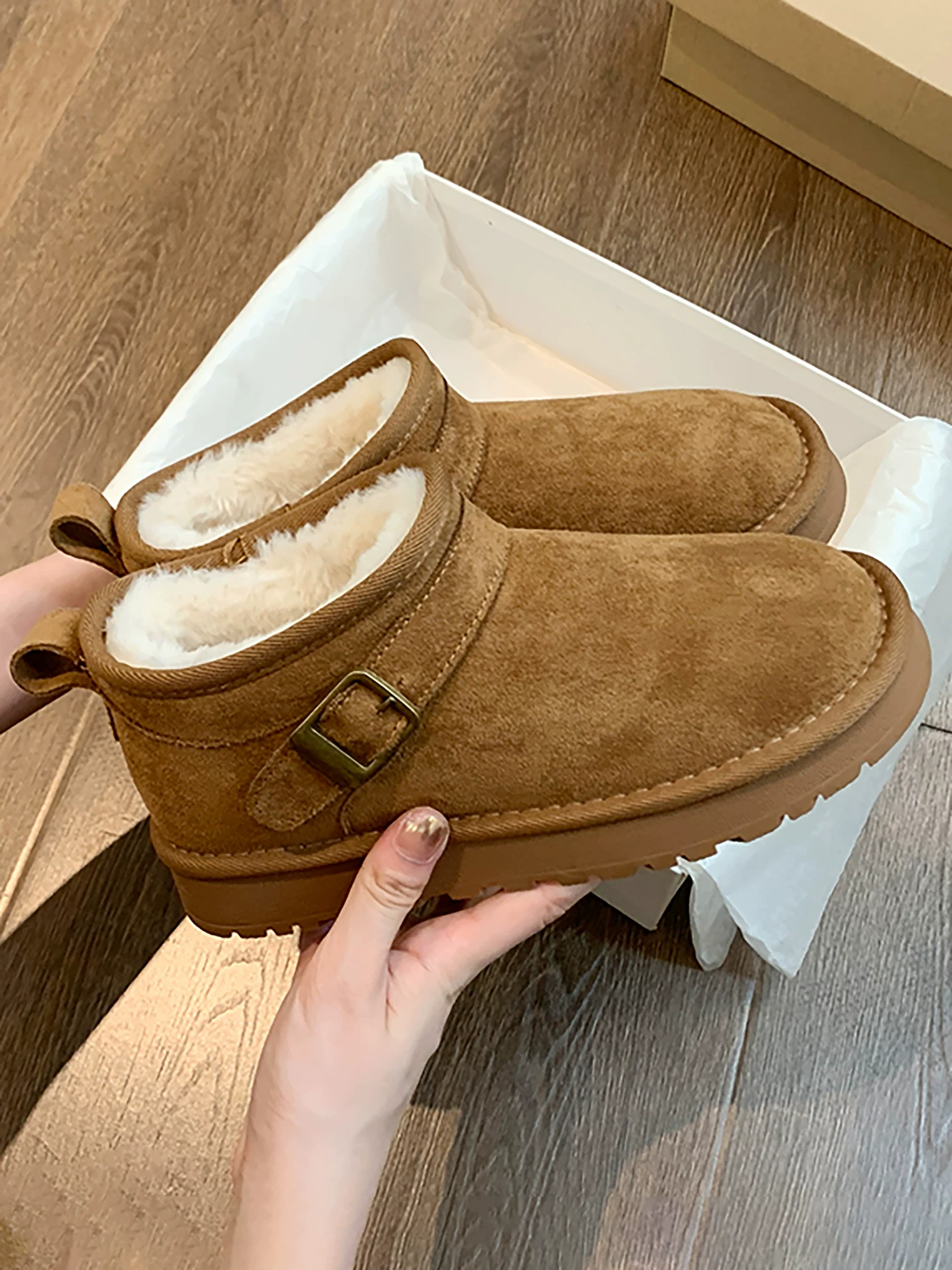 Giày bốt tuyết đế dày giữ ấm tăng chiều cao phổ biến dành cho nữ, mẫu mới mùa đông 2025, lót lông cừu dày dặn, chống trơn trượt, giày cotton đi ngoài trời