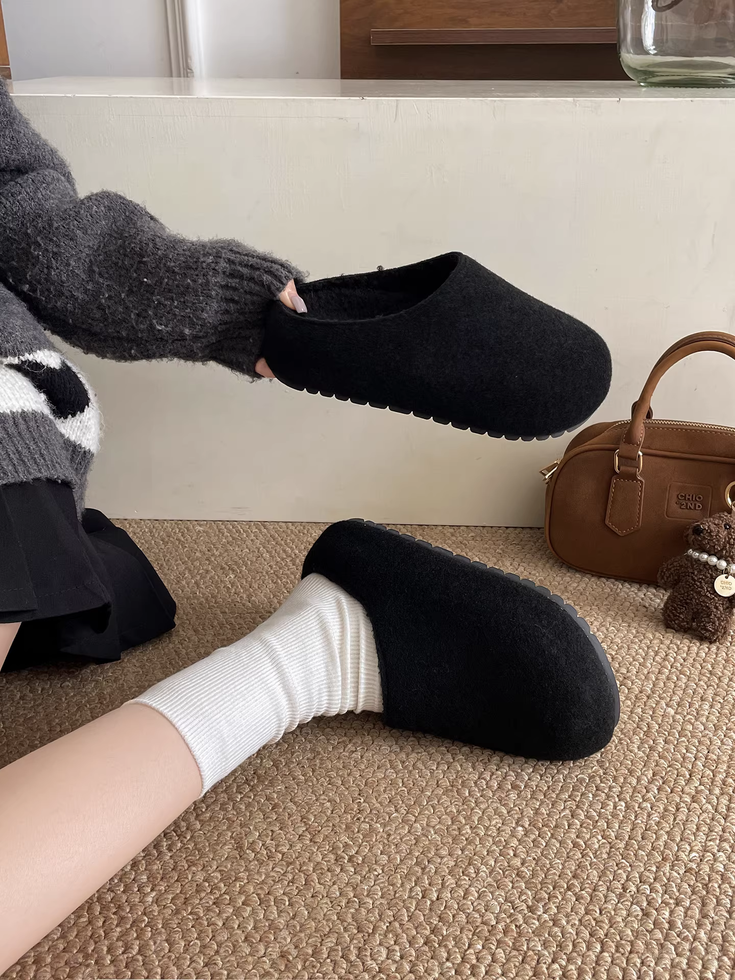 Giày Birkenstock đế dày nửa cổ màu đen cổ điển kiểu Pháp dành cho nữ, mẫu mới thu đông 2025, chất liệu bông lót lông cừu giữ ấm