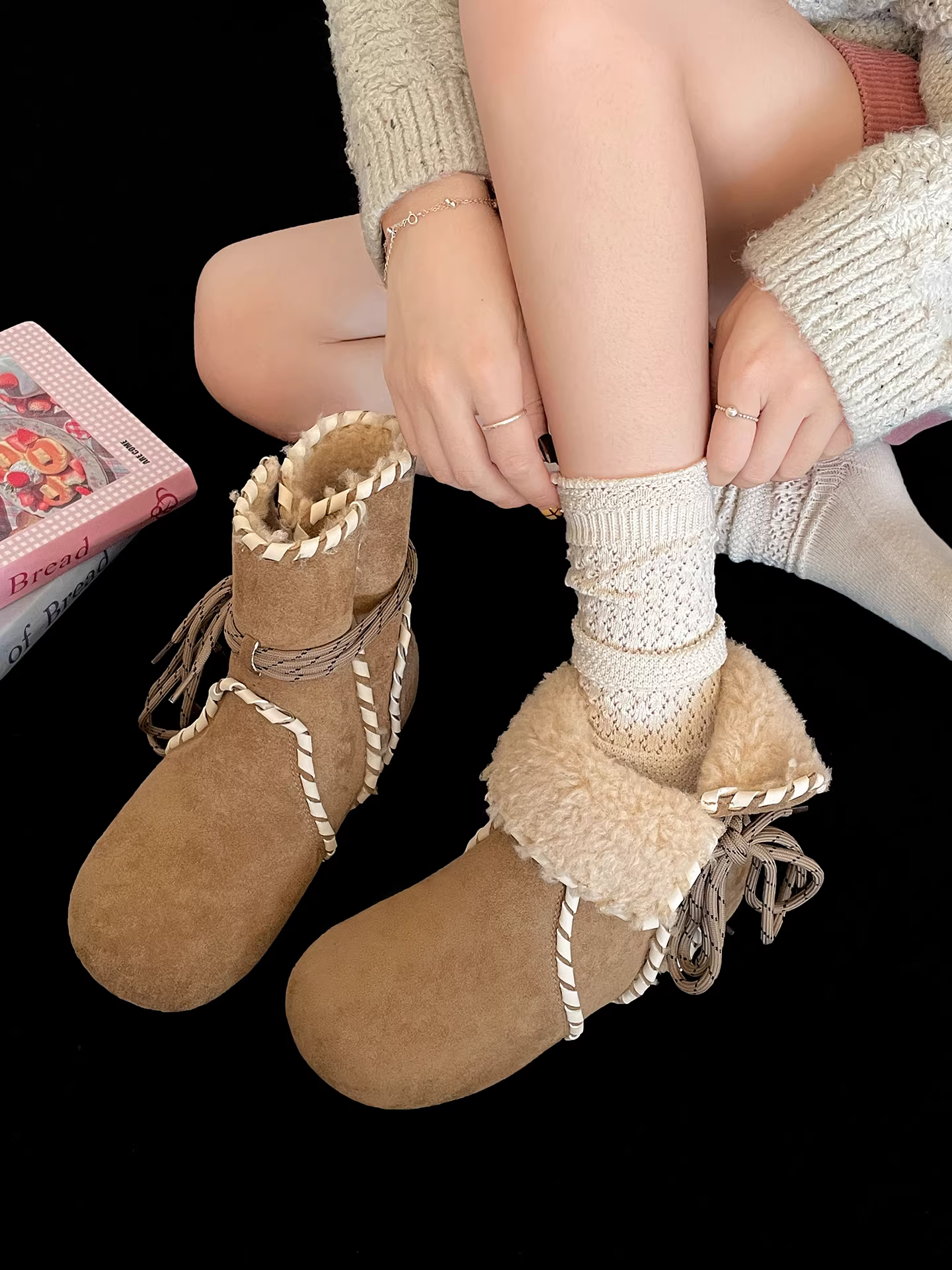 Giày bốt nữ mùa đông 2025 kiểu Birkenstock, lót lông cừu, đế dày chống trơn, giữ ấm, chất liệu cotton dày dặn, màu kaki, dành cho hoạt động ngoài trời