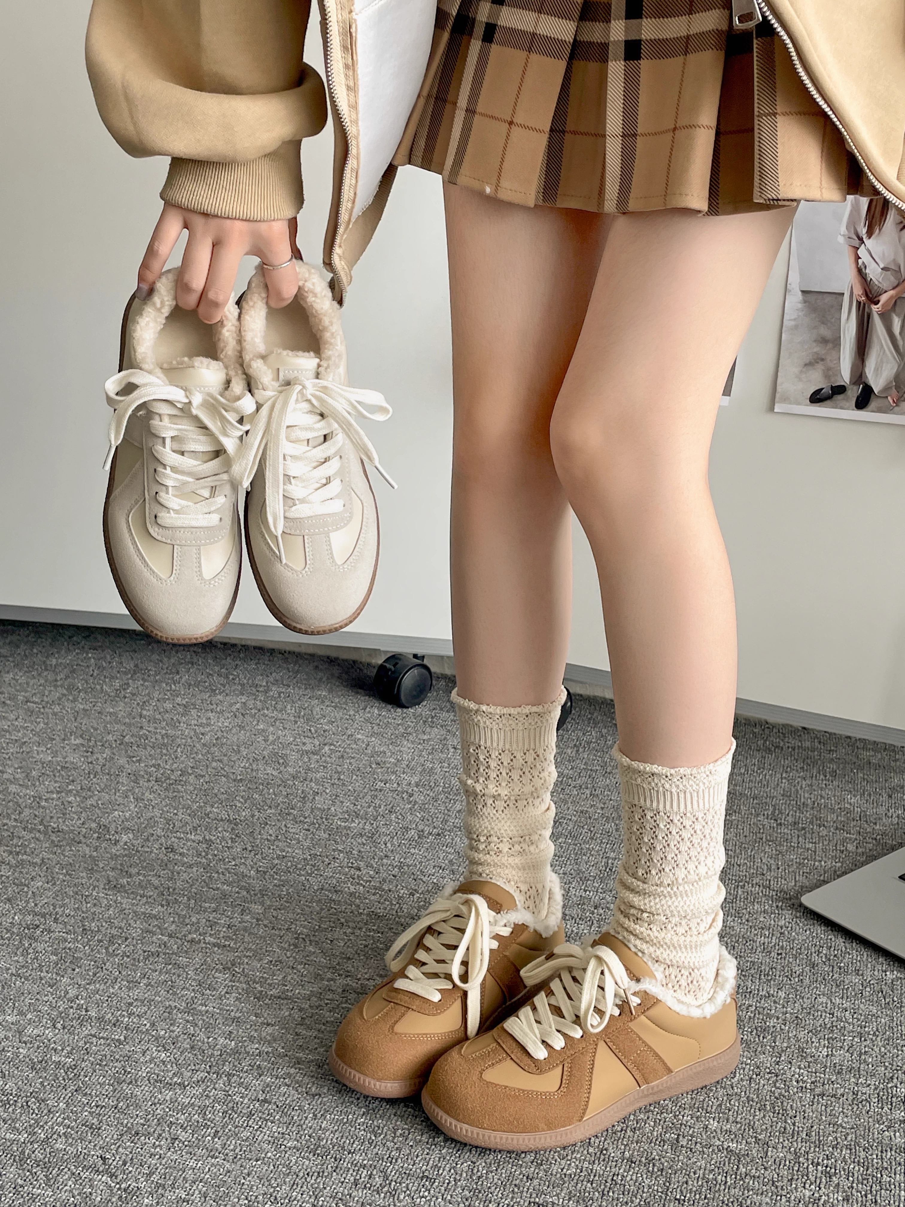 Giày thể thao nữ Nanzai đế dày lót lông cừu màu trắng, mẫu mới thu đông 2025, giữ ấm, chống trơn, chất liệu cotton, thích hợp cho vùng Đông Bắc