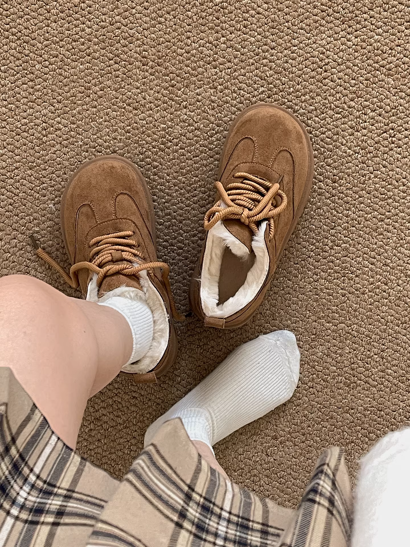 Giày cotton đế dày lót lông cừu đa năng kiểu retro dành cho nữ, kiểu mới mùa đông 2025, áo khoác ngoài ấm áp, giày tập luyện Đức lót lông cừu chống trơn trượt