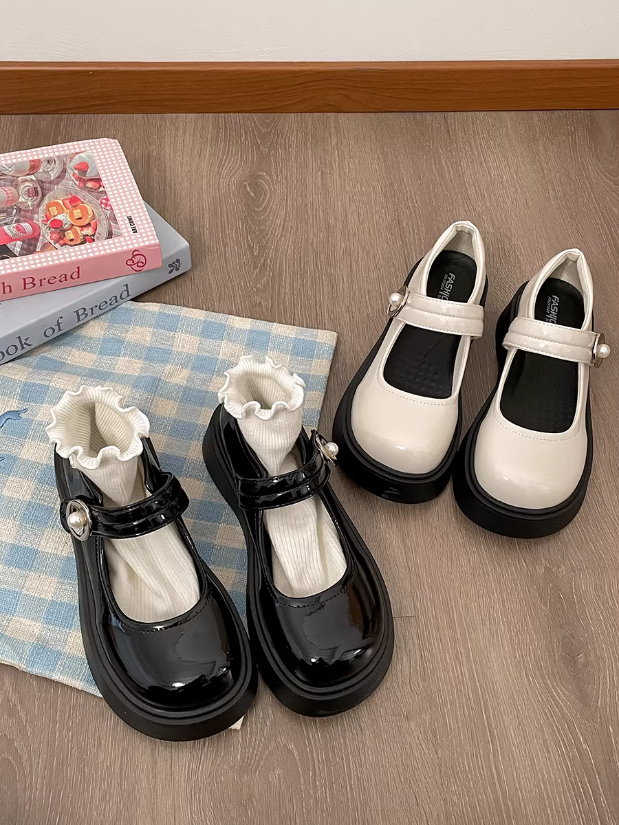 Giày da nhỏ kiểu Anh cổ điển dành cho nữ, mẫu mới thu 2025, đa năng, kiểu Mary Jane đế thấp, phối chân váy