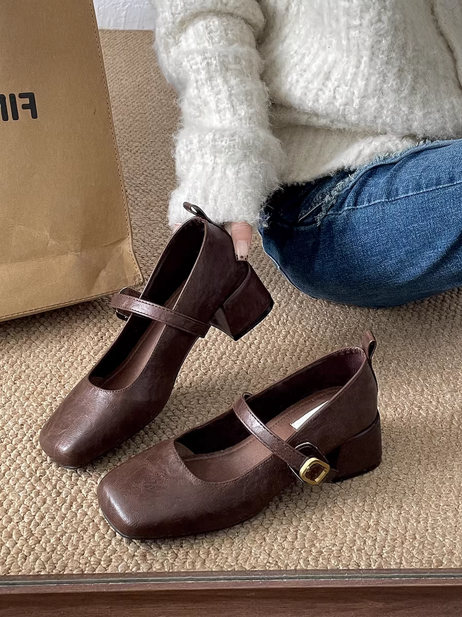 Giày Mary Jane da nhỏ mũi tròn kiểu Pháp cổ điển dành cho nữ, phong cách thu mới 2025, phối cùng chân váy.