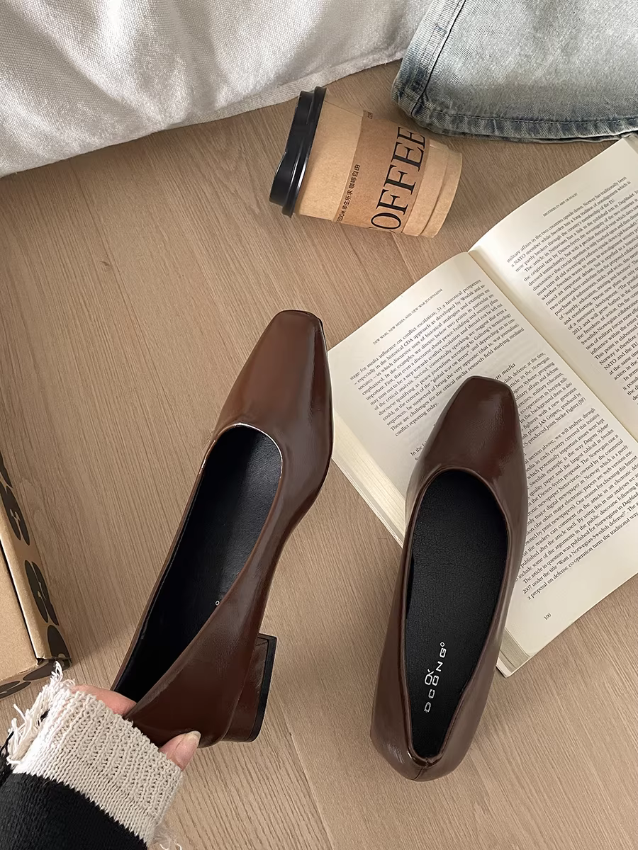 Giày Mary Jane nữ đế bằng, miệng nông, kiểu dáng cổ điển, mùa thu 2025, tăng chiều cao, phối chân váy đa năng.