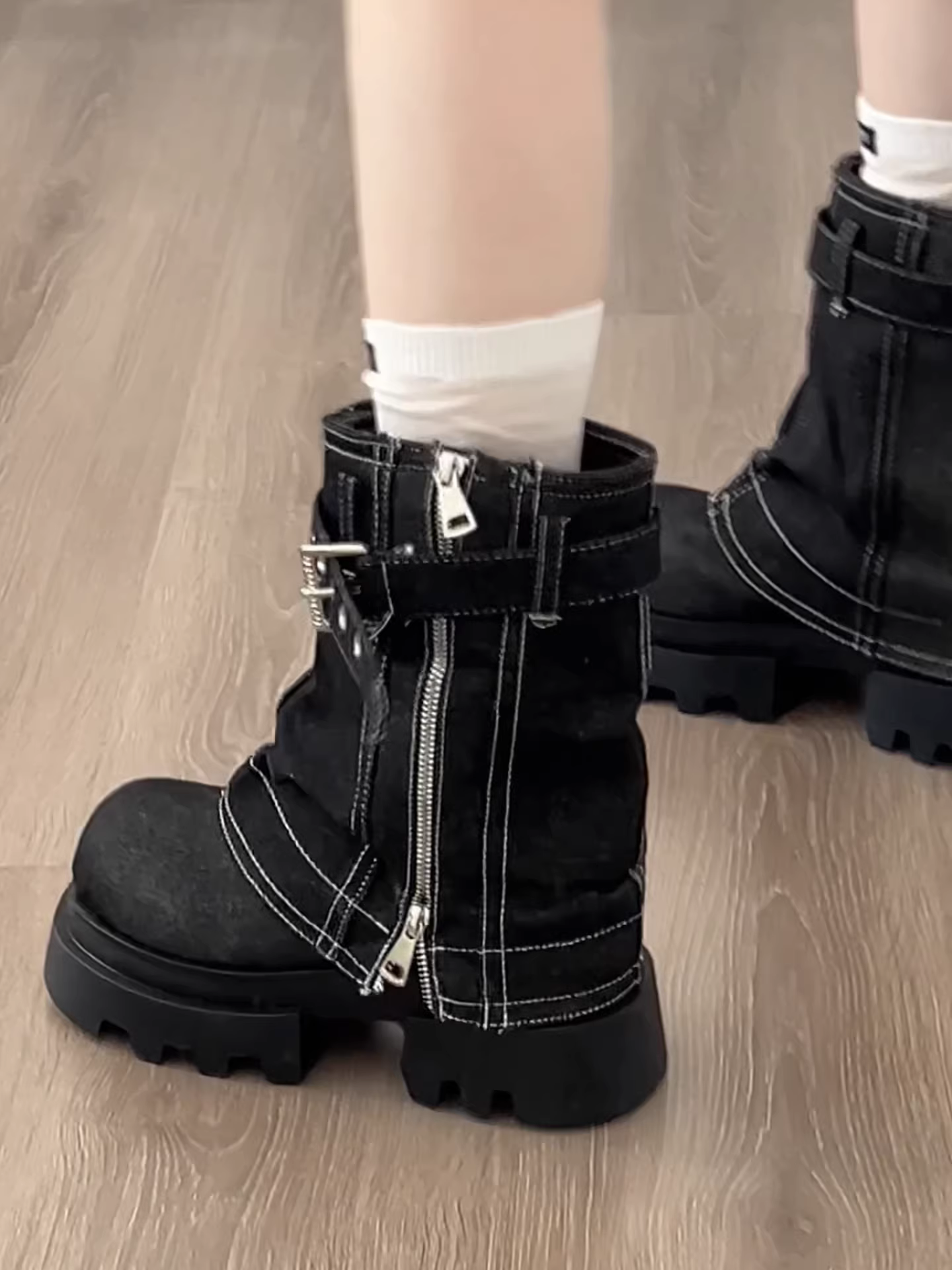 Giày bốt Martin cao gót đế dày kiểu retro đen dành cho nữ, mẫu mới thu đông 2025, đa năng, đế mềm, kiểu ngắn