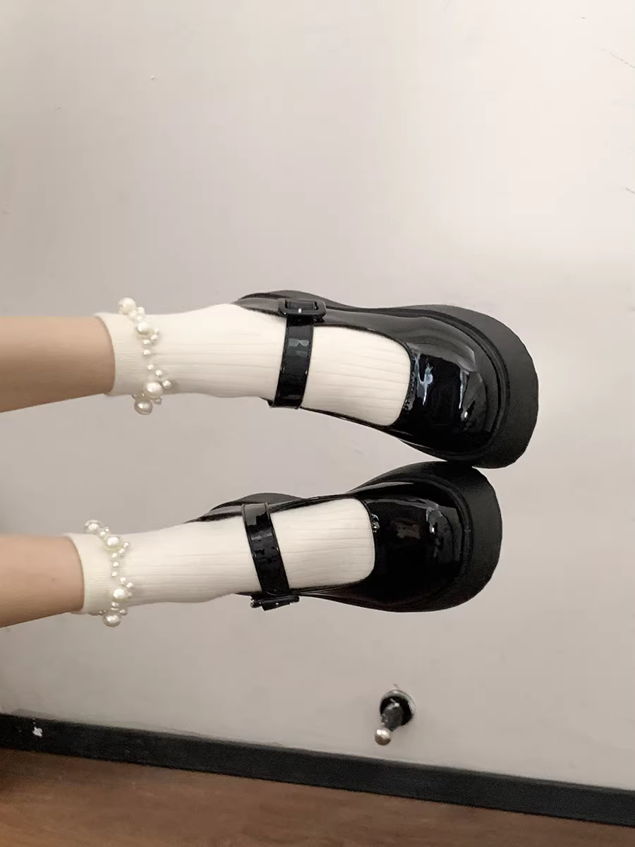 Giày da nữ đế dày kiểu Pháp màu đen, giày Mary Jane cổ điển đa năng mũi tròn mùa thu mới 2025.