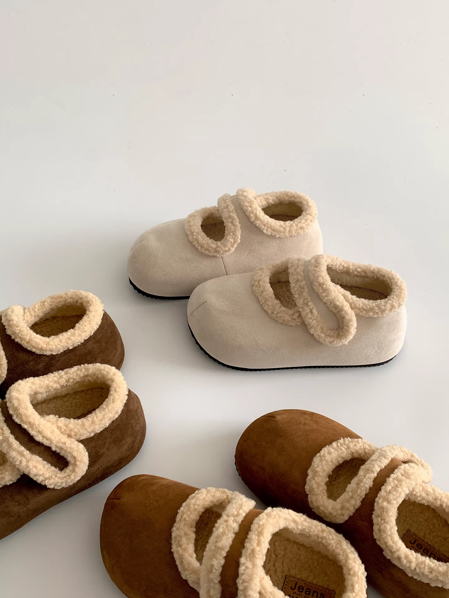 Giày Birkenstock đế dày cổ điển, ôm chân, dành cho nữ, mẫu mới mùa đông 2025, lót lông cừu Đông Bắc, dày dặn, giữ ấm bằng cotton