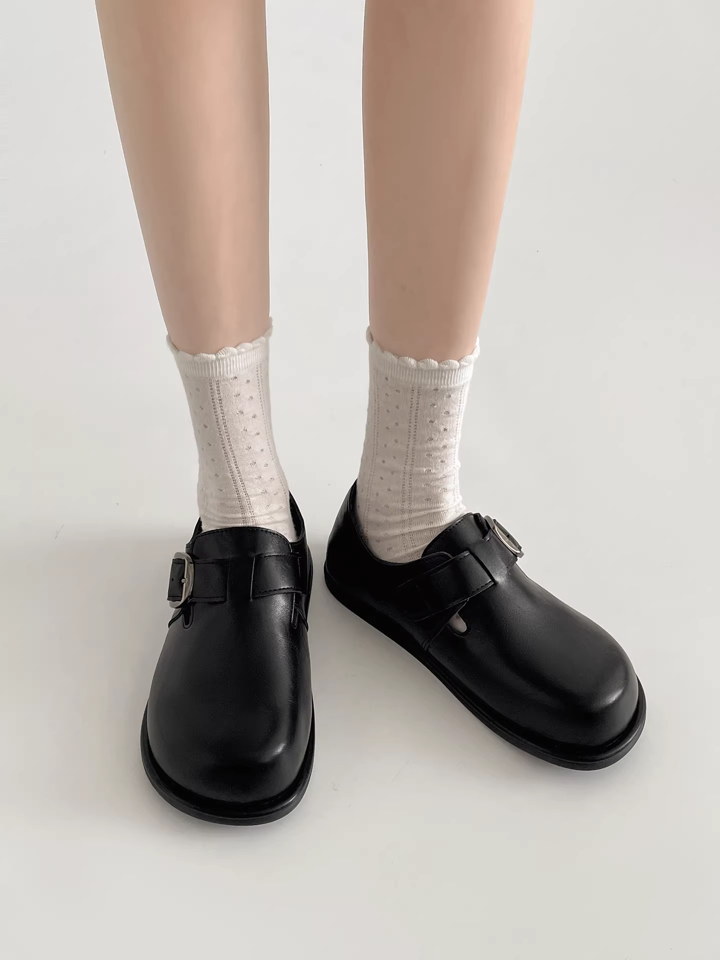 Giày nữ đế dày kiểu Birkenstock màu nâu cổ điển, tăng chiều cao, mẫu thu đông 2025 mới, giày đa năng phong cách Pháp, phối cùng chân váy.