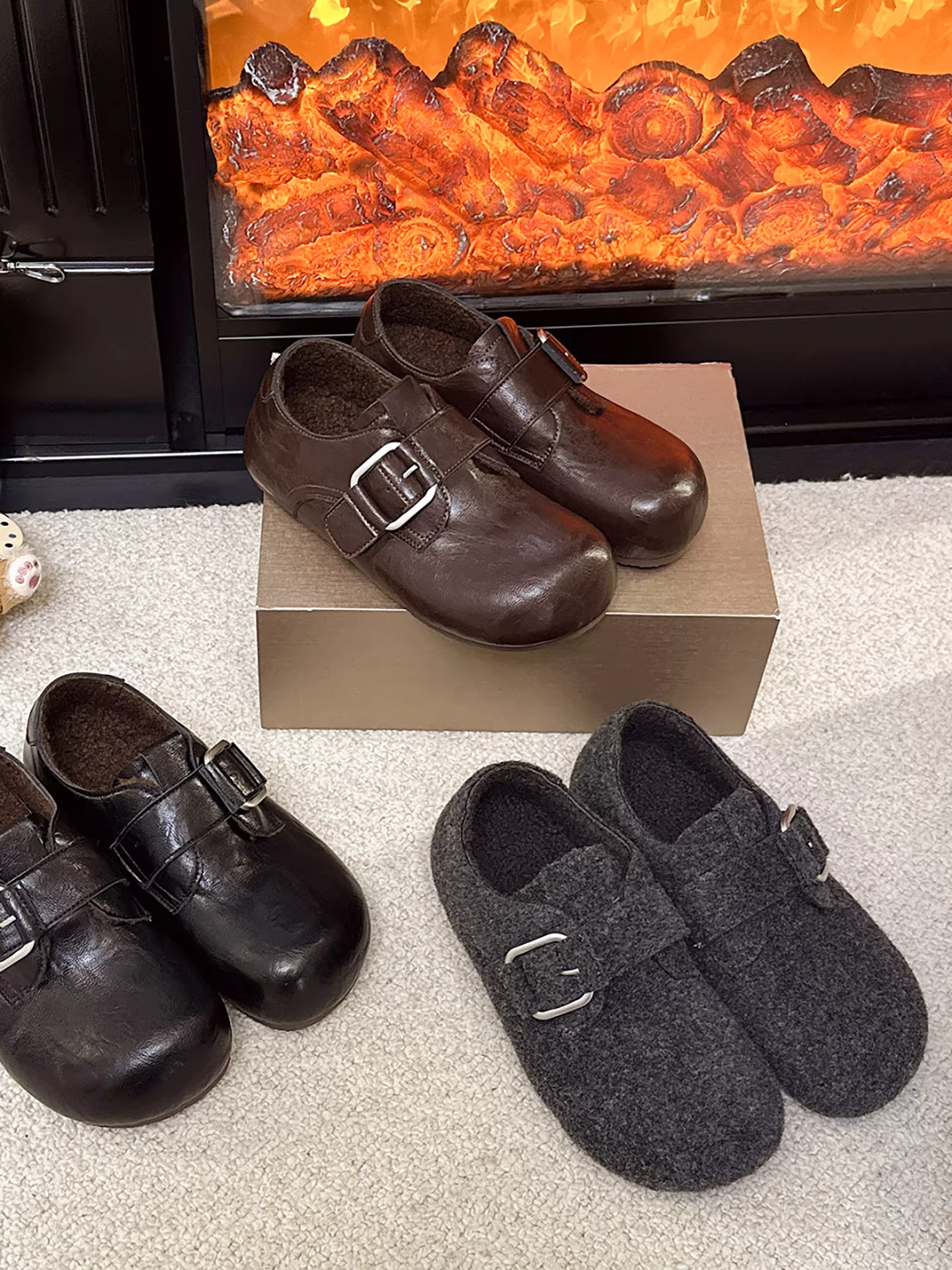 Giày Birkenstock nữ lót lông cừu dày đế dày mùa đông 2025 mới, chống trơn, chất liệu ngoài mềm mại, đế mềm bằng len cotton