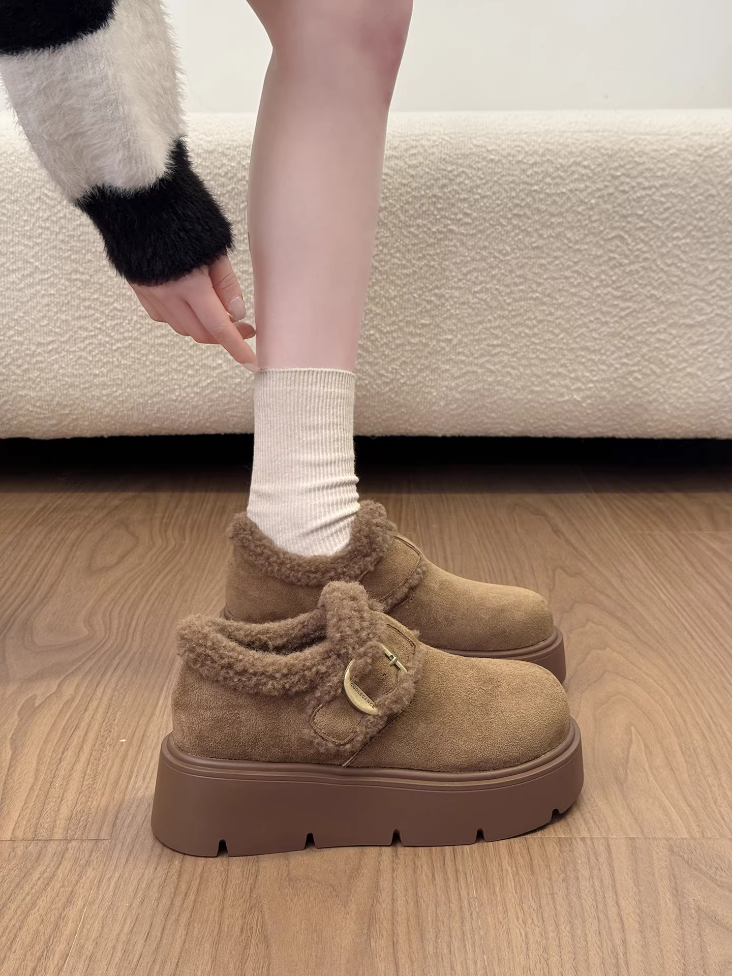 Giày bốt đế xuồng cổ điển lót lông cừu dành cho nữ, trang phục mùa đông ngoài trời, kiểu dáng mới 2025, chống trơn trượt, dày dặn, ấm áp, kiểu Birkenstock.