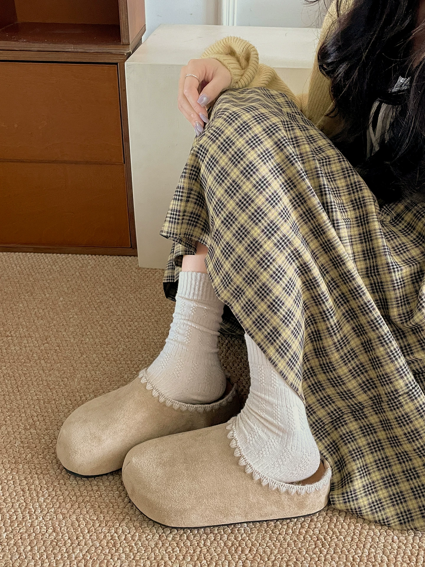 Giày Birkenstock đế dày chống trơn, tăng chiều cao, kiểu nửa dép, dành cho nữ, mẫu mới thu đông 2025, đa năng, đế mềm, kiểu dép quai ngang.