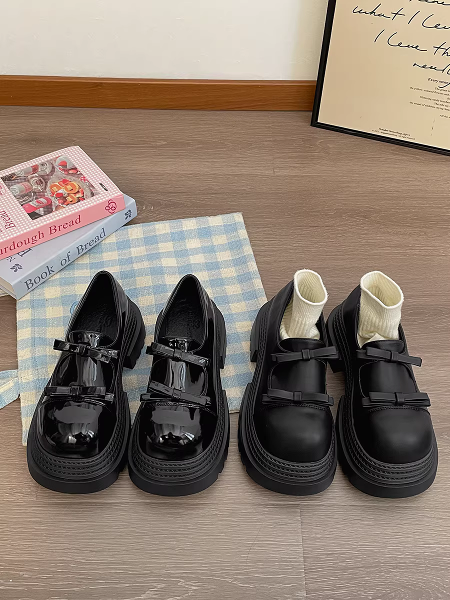 Giày da nữ đế dày kiểu Anh cổ điển màu đen, kiểu dáng mới mùa thu 2025, phối được với chân váy, kiểu Mary Jane.
