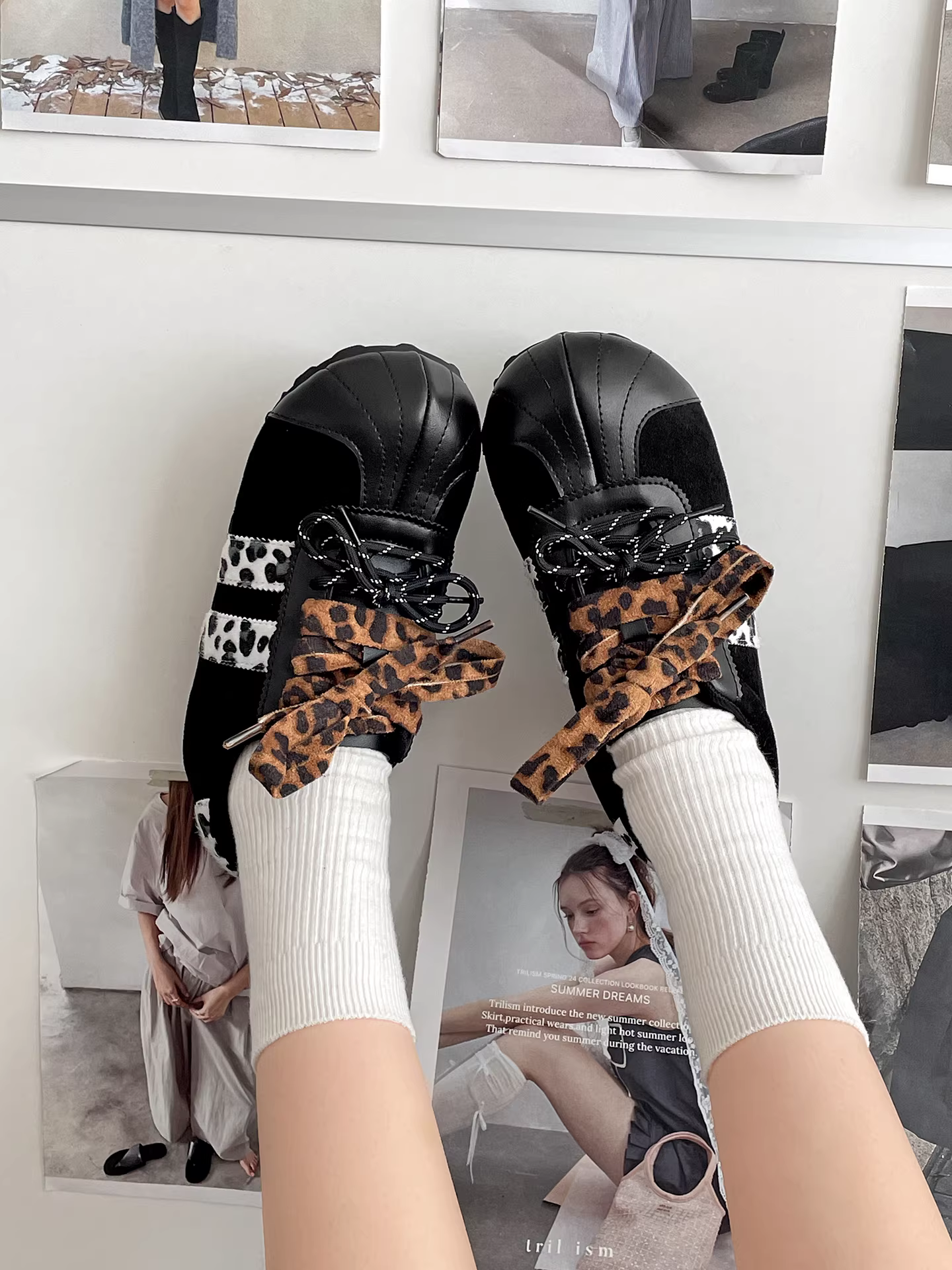 Giày thể thao nữ đế dày phong cách retro màu trắng, kiểu thu đông 2025 mới, phối chân váy đa năng, giày trắng tăng chiều cao.