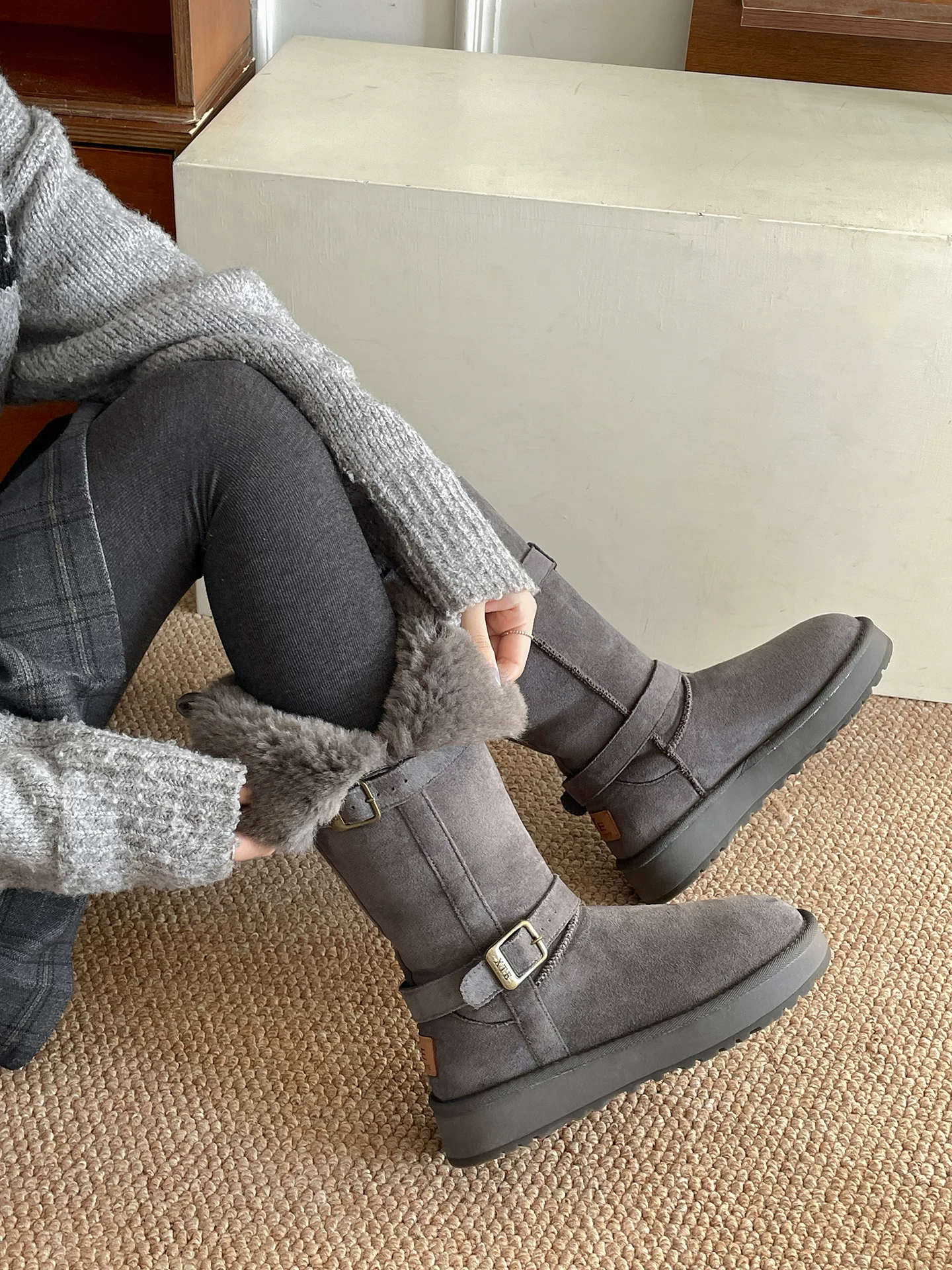 Giày bốt tuyết đế xuồng lót lông dày kiểu cổ điển Nam Trung Quốc dành cho nữ 2025 Mẫu mới mùa đông ấm áp đi ngoài trời Giày bông Đông Bắc