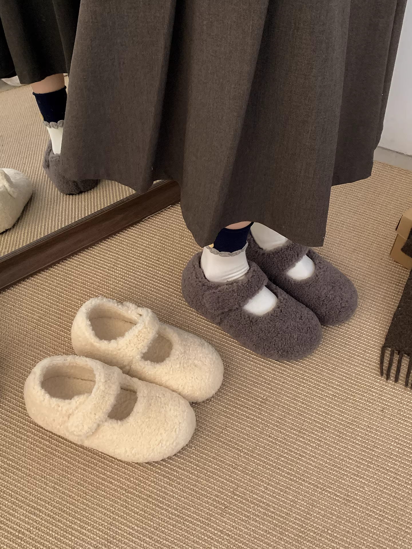 Giày Mary Jane đế dày phong cách retro phổ biến dành cho nữ, áo khoác ngoài mùa đông, kiểu mới 2025, tăng chiều cao, chống trơn trượt, lót lông cừu, giày cotton ấm áp