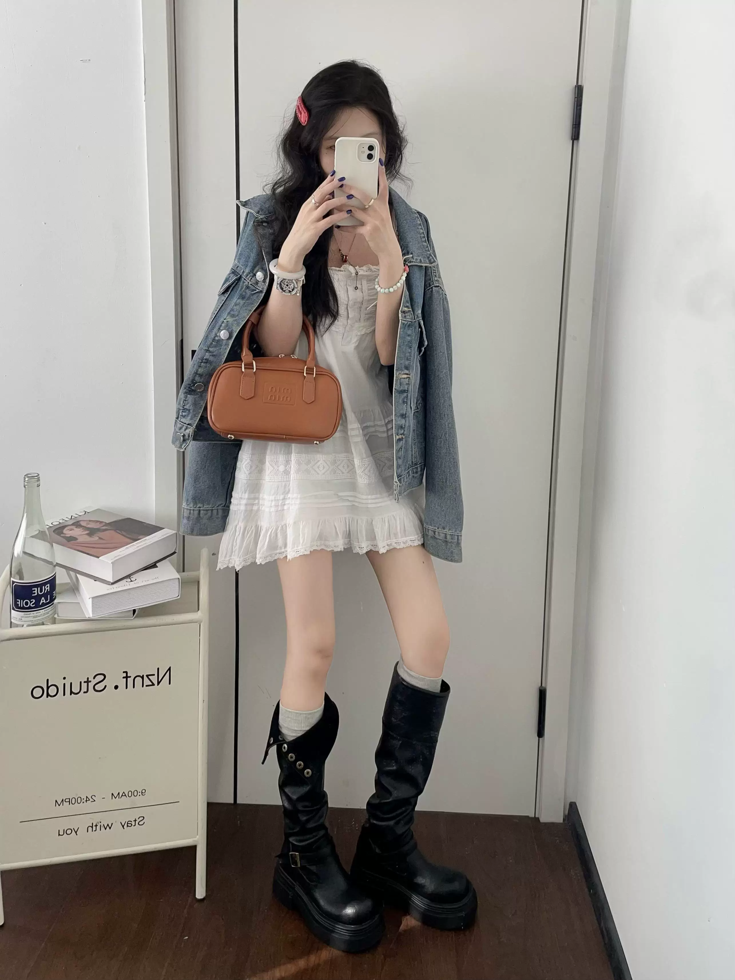 Giày bốt cao cổ màu đen, bốt cao cổ đế dày mùa thu đông dành cho nữ, kiểu dáng mới 2025, tôn dáng và tăng chiều cao, phù hợp với người nhỏ nhắn có chân to, kiểu bốt đi xe.