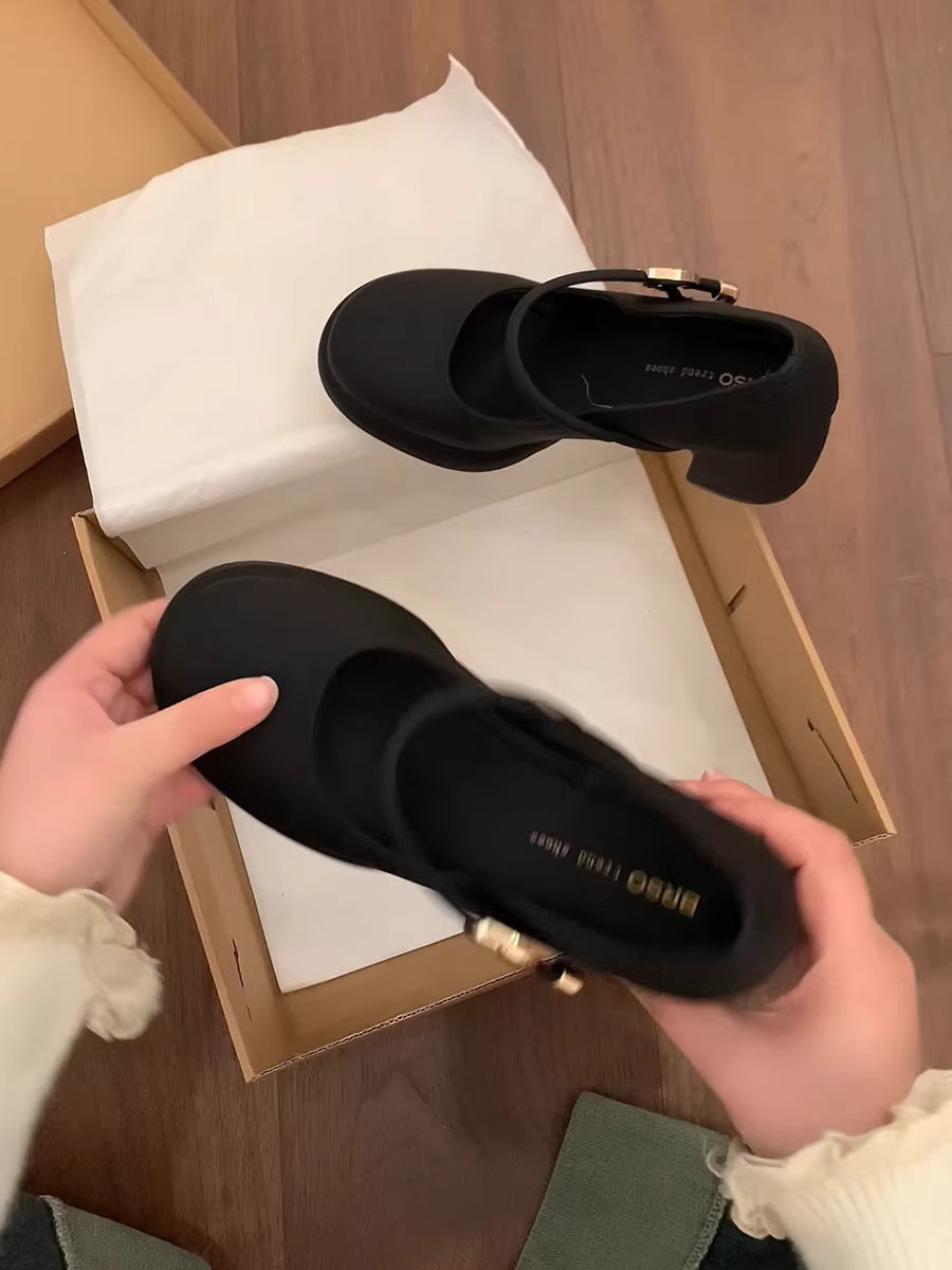 Giày cao gót chunky kiểu Pháp màu đen dành cho phụ nữ nhỏ nhắn, kiểu thu mới 2025, phối cùng chân váy, giày Mary Jane da nông.