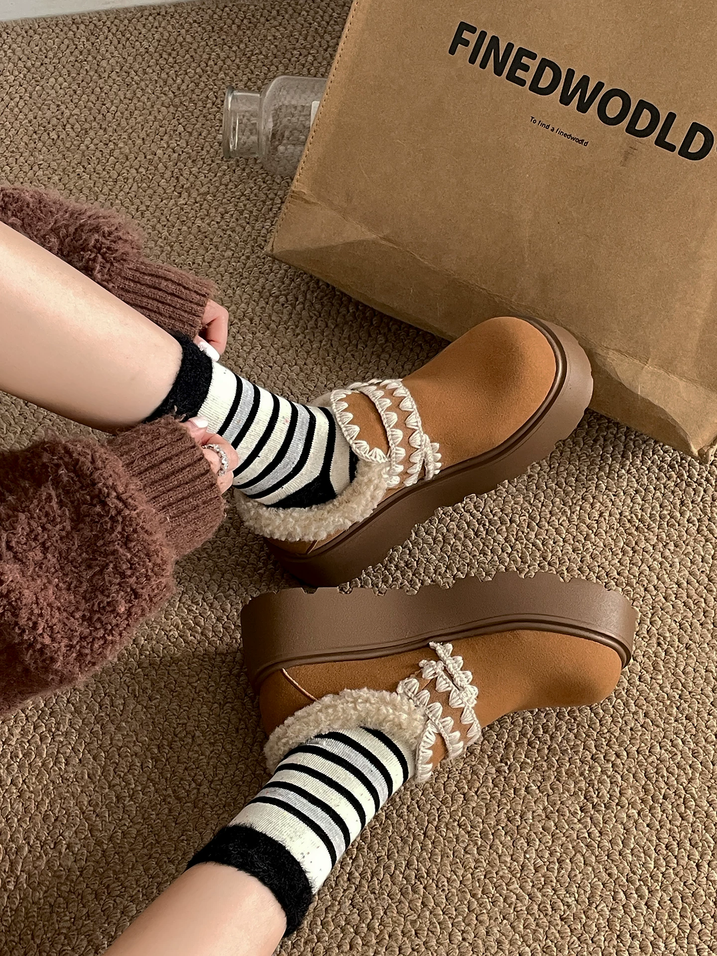 Giày cotton đi tuyết lót lông cừu, đế dày, chống trơn trượt dành cho nữ, mặc ngoài trời mùa đông, kiểu mới 2025, tăng chiều cao, ấm áp, giày Birkenstock kín hoàn toàn.