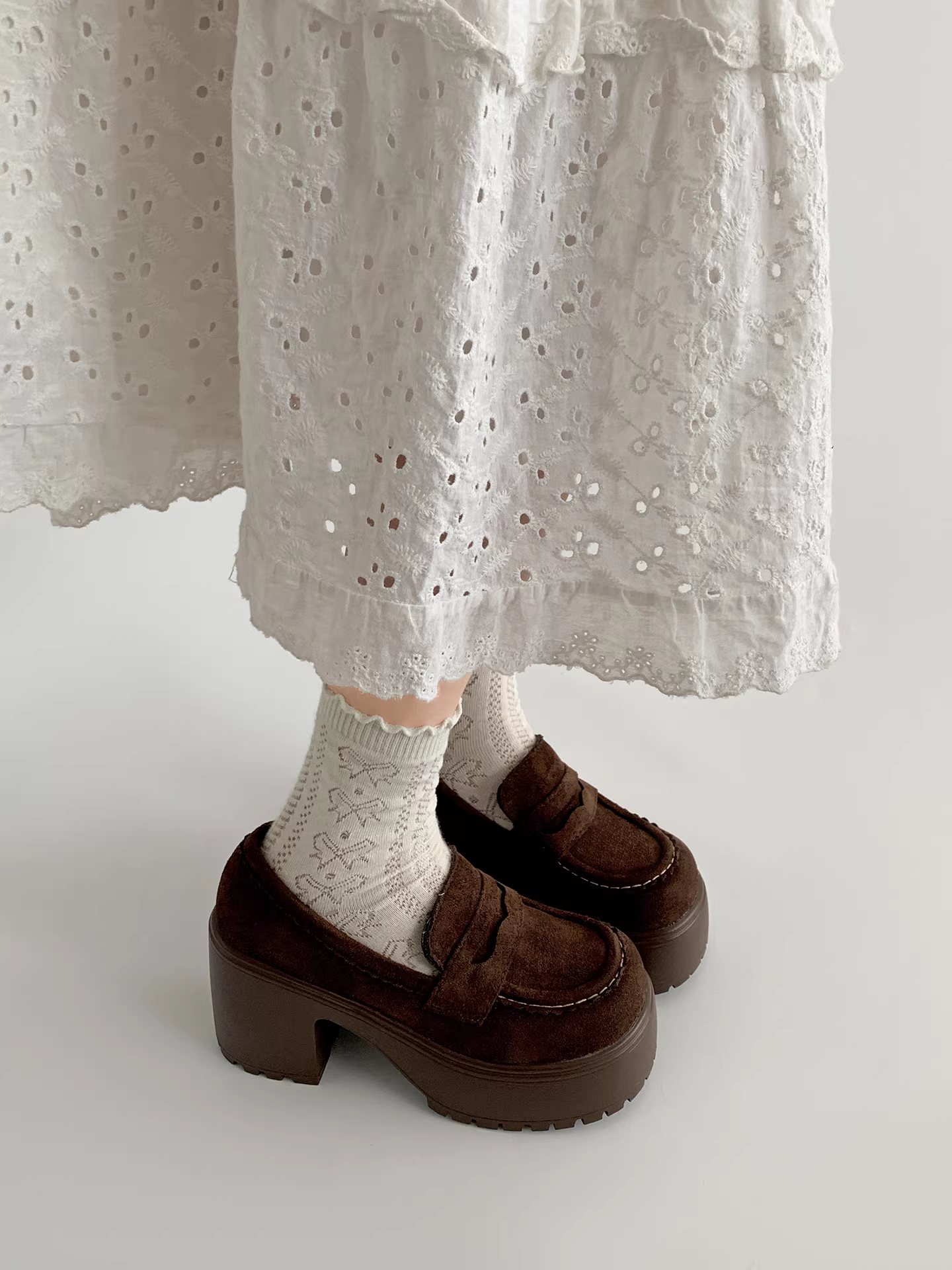 Giày lười cao gót đế xuồng nhỏ gọn, kiểu retro, tăng chiều cao dành cho nữ, mẫu mới thu đông 2025, đa năng, đế mềm.