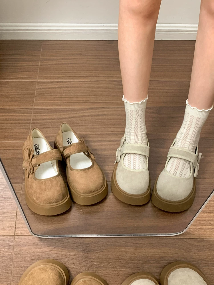 Giày sandal nữ đế dày kiểu Pháp cổ điển, màu trắng, miệng nông, kiểu mới thu 2025, phối cùng chân váy, giày Mary Jane mũi tròn tăng chiều cao