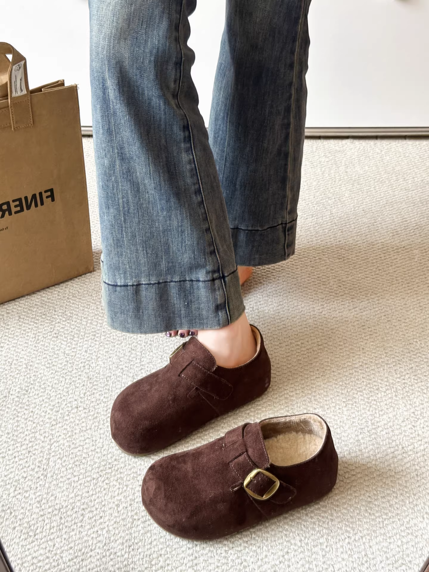 Giày Birkenstock đế dày đế cao lót lông mềm mại kiểu retro dành cho nữ mùa thu đông 2025, giày bông giữ ấm