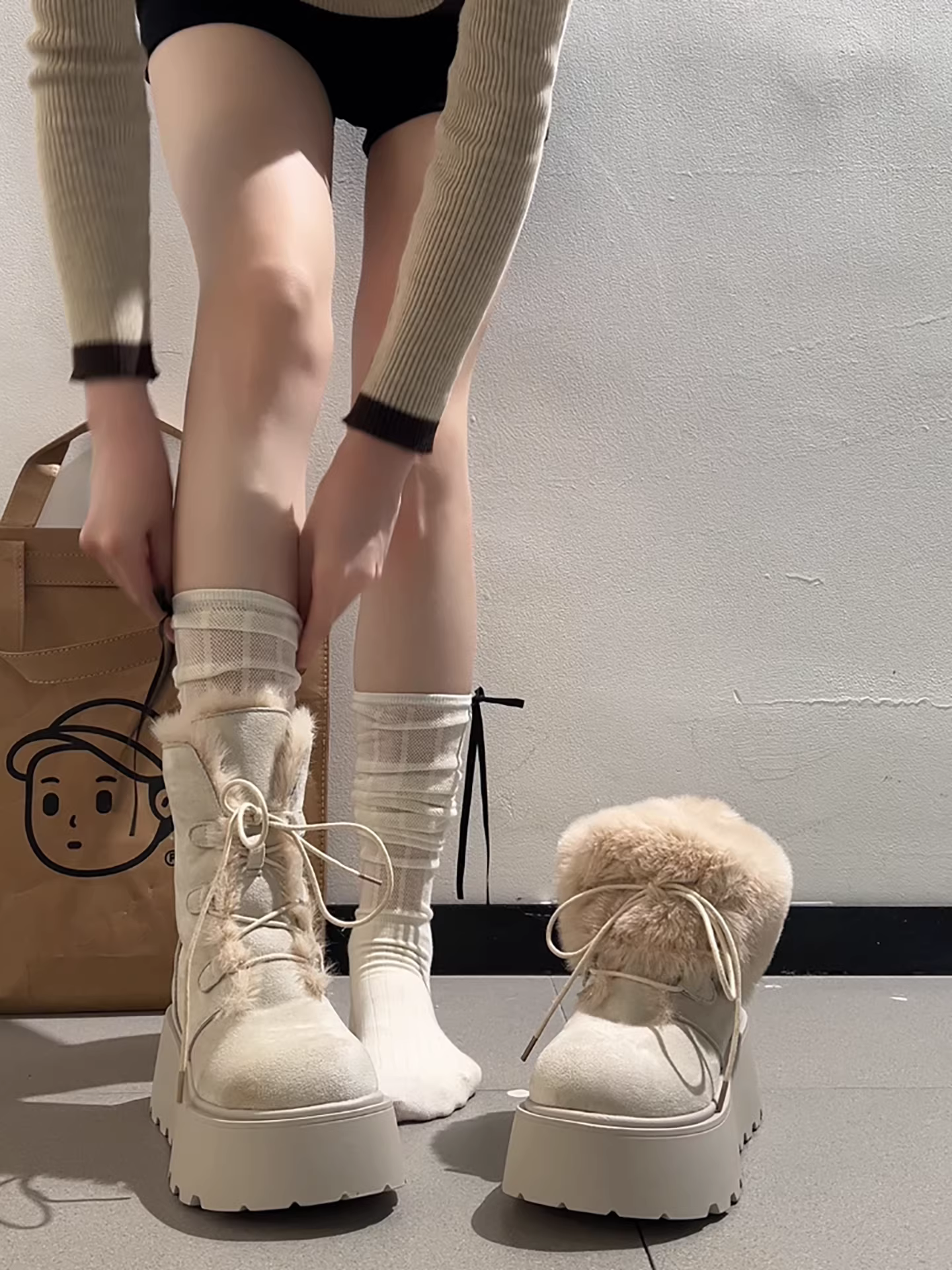 Giày bốt tuyết đế dày chống trơn kiểu retro màu trắng dành cho nữ, mẫu mới mùa đông 2025, giữ ấm, tăng chiều cao, chất liệu cotton