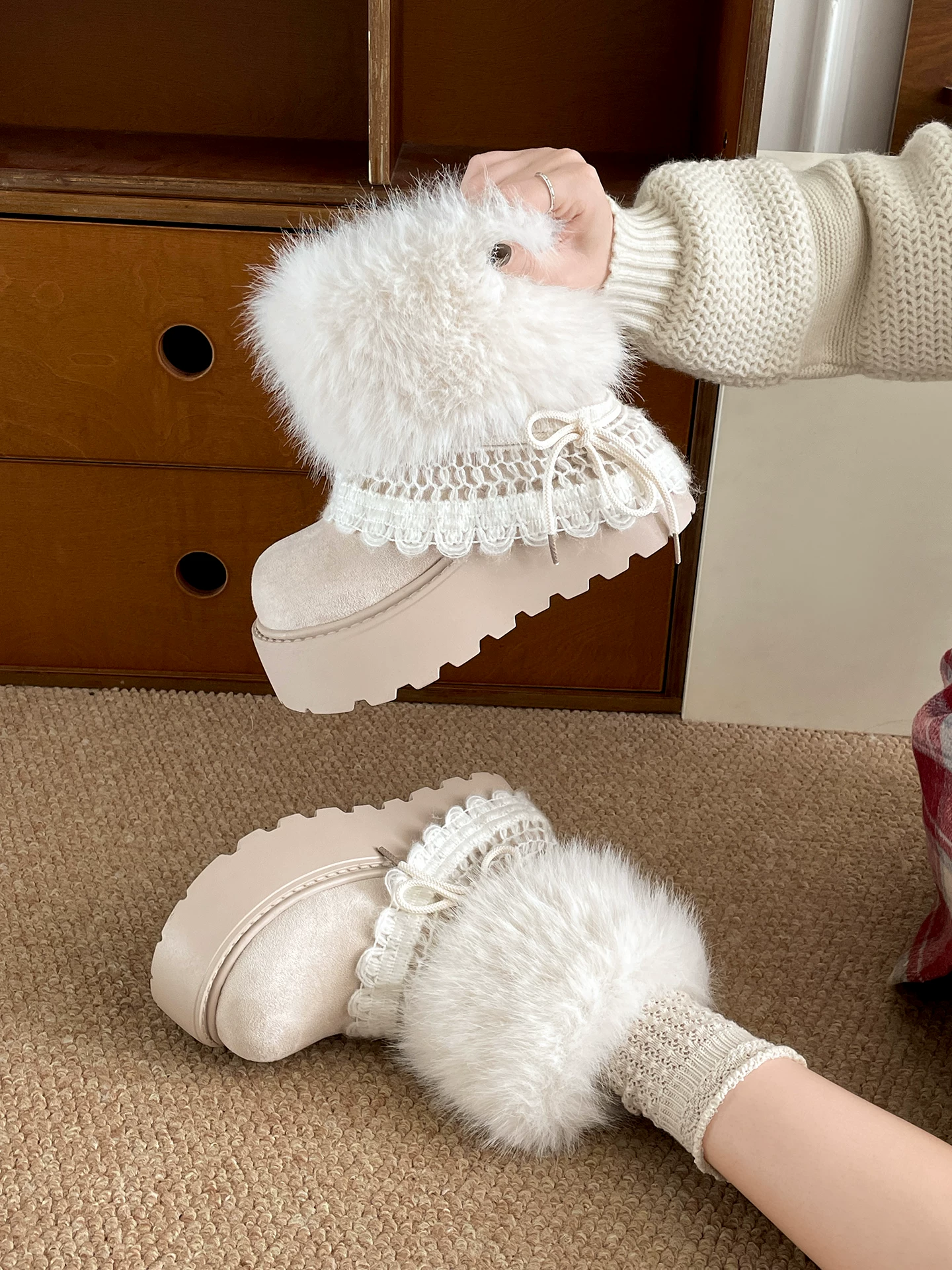 Giày bốt tuyết nữ đế dày lót lông mềm, mẫu mới mùa đông 2025, giữ ấm, chống trơn, chất liệu cotton, thích hợp đi ngoài trời.