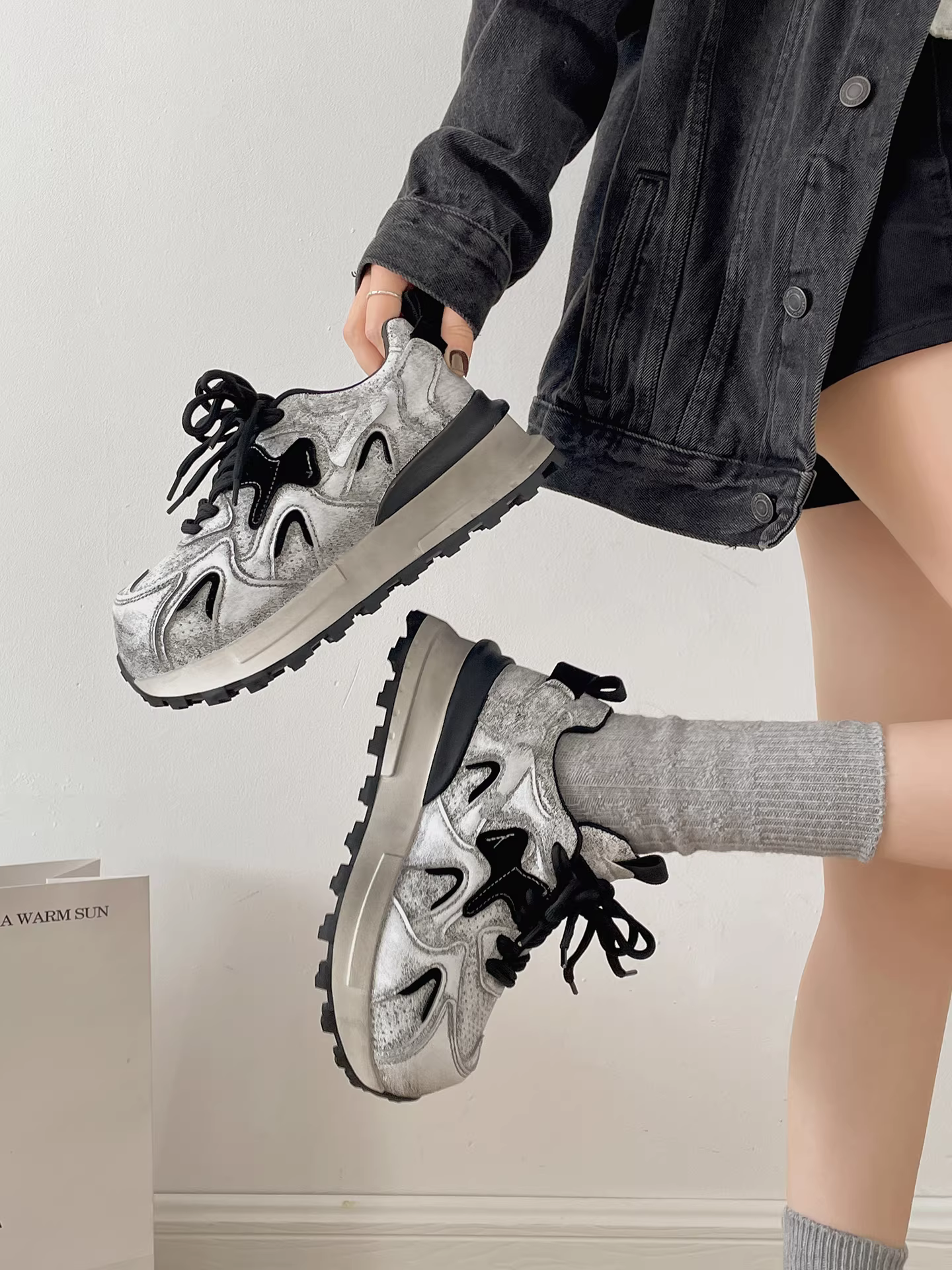 Giày thể thao Đức đế dày cổ điển màu xám dành cho nữ, giày thể thao mùa thu mới 2025 phong cách Forrest Gump.