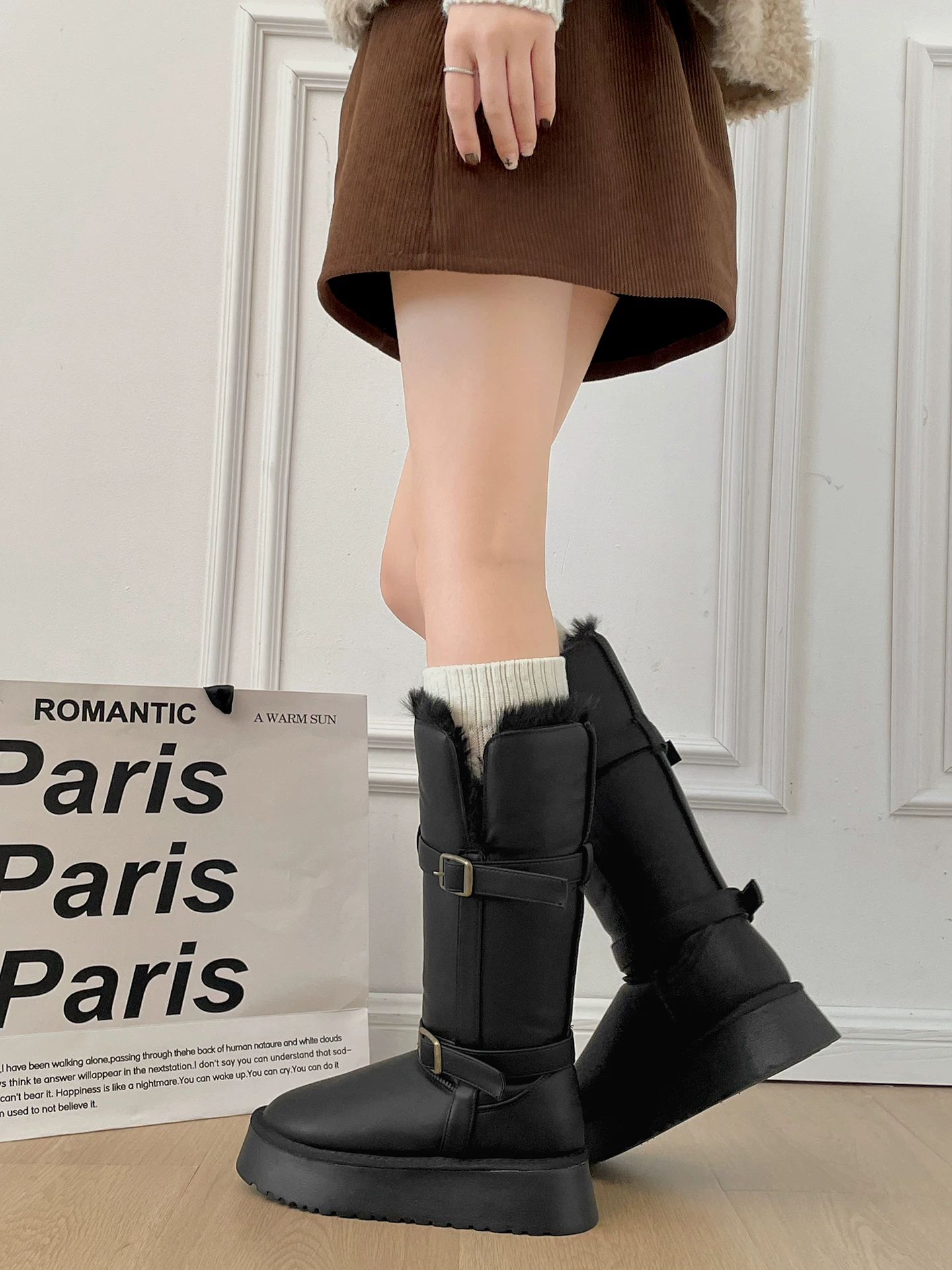 Giày bốt đi tuyết đế dày chống trượt lót lông cừu màu trắng dành cho nữ, giày cotton ấm áp ngoài trời mùa đông mới năm 2025.