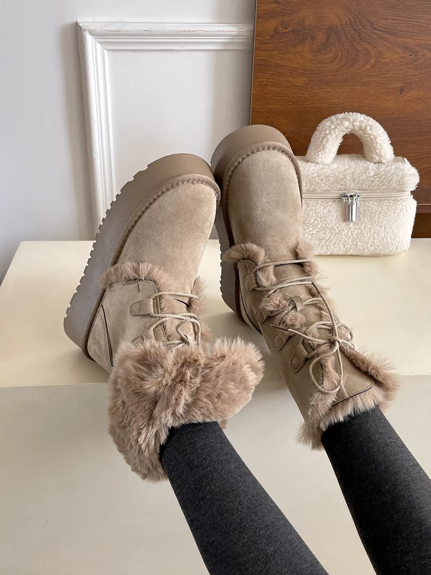 Giày bốt đi tuyết đế dày chống trượt phong cách Đông Bắc dành cho nữ 2025 Giày cotton đế mềm giữ ấm mùa đông mới kiểu Birkenstock