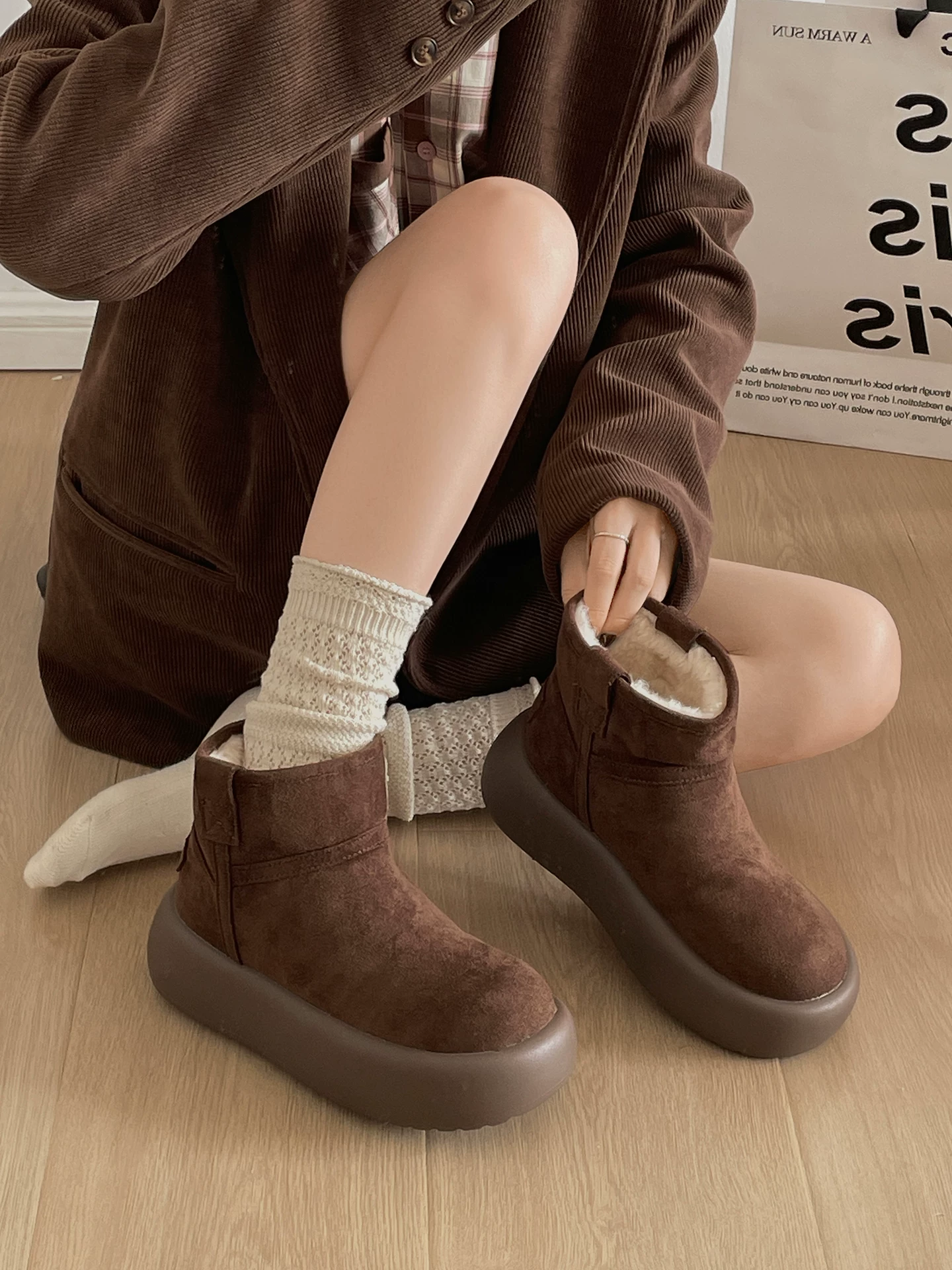 Giày bốt tuyết đế dày màu nâu cổ điển Nanzai dành cho nữ 2025, giữ ấm mùa đông mới, lót lông cừu, kiểu Birkenstock, chất liệu cotton