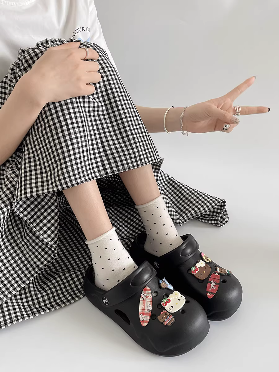 Dép clog đế dày siêu hot của người nổi tiếng mạng xã hội, mẫu mới hè 2025, đi ngoài trời, dễ thương và thoải mái, kiểu kín mũi.