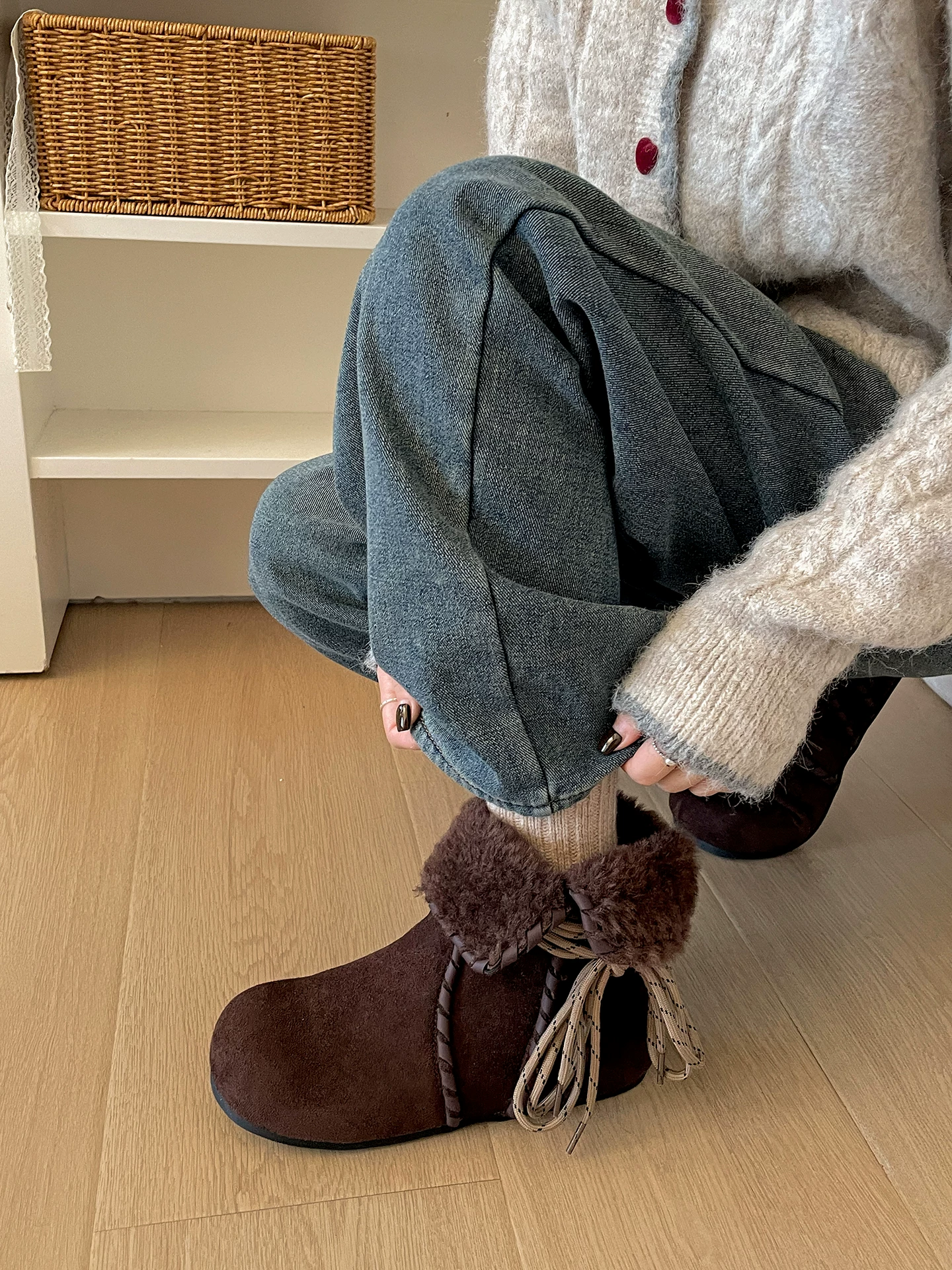 Giày bốt nữ mùa đông 2025 kiểu Birkenstock, lót lông cừu, đế dày chống trơn, giữ ấm, chất liệu cotton dày dặn, màu kaki, dành cho hoạt động ngoài trời