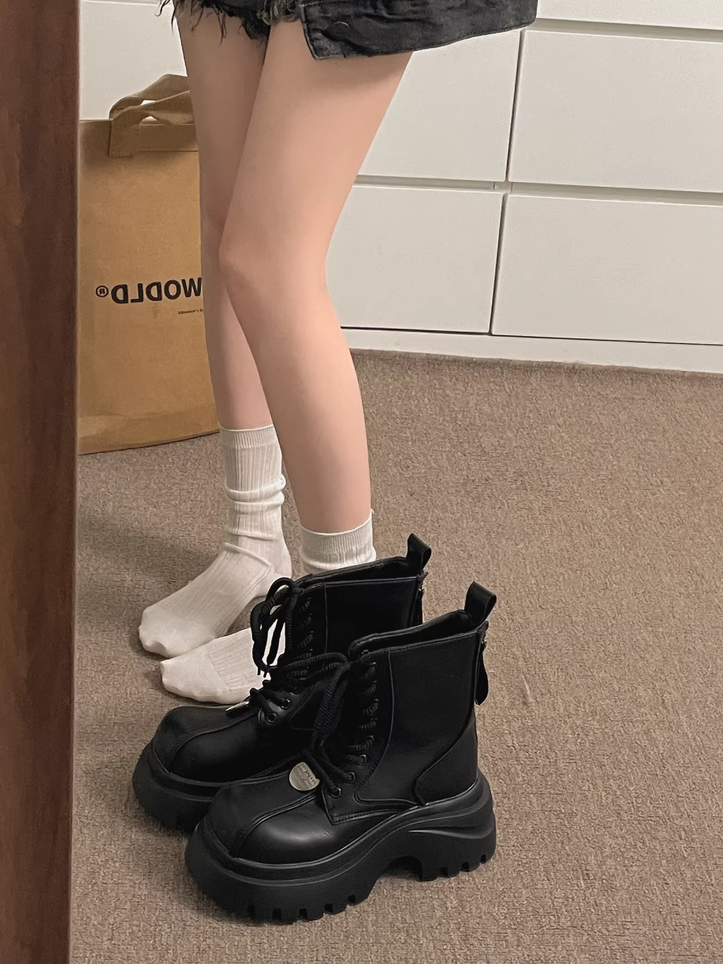 Giày bốt Martin đế dày đa năng màu nâu cổ điển dành cho nữ, kiểu Anh, tăng chiều cao, mùa thu đông 2025