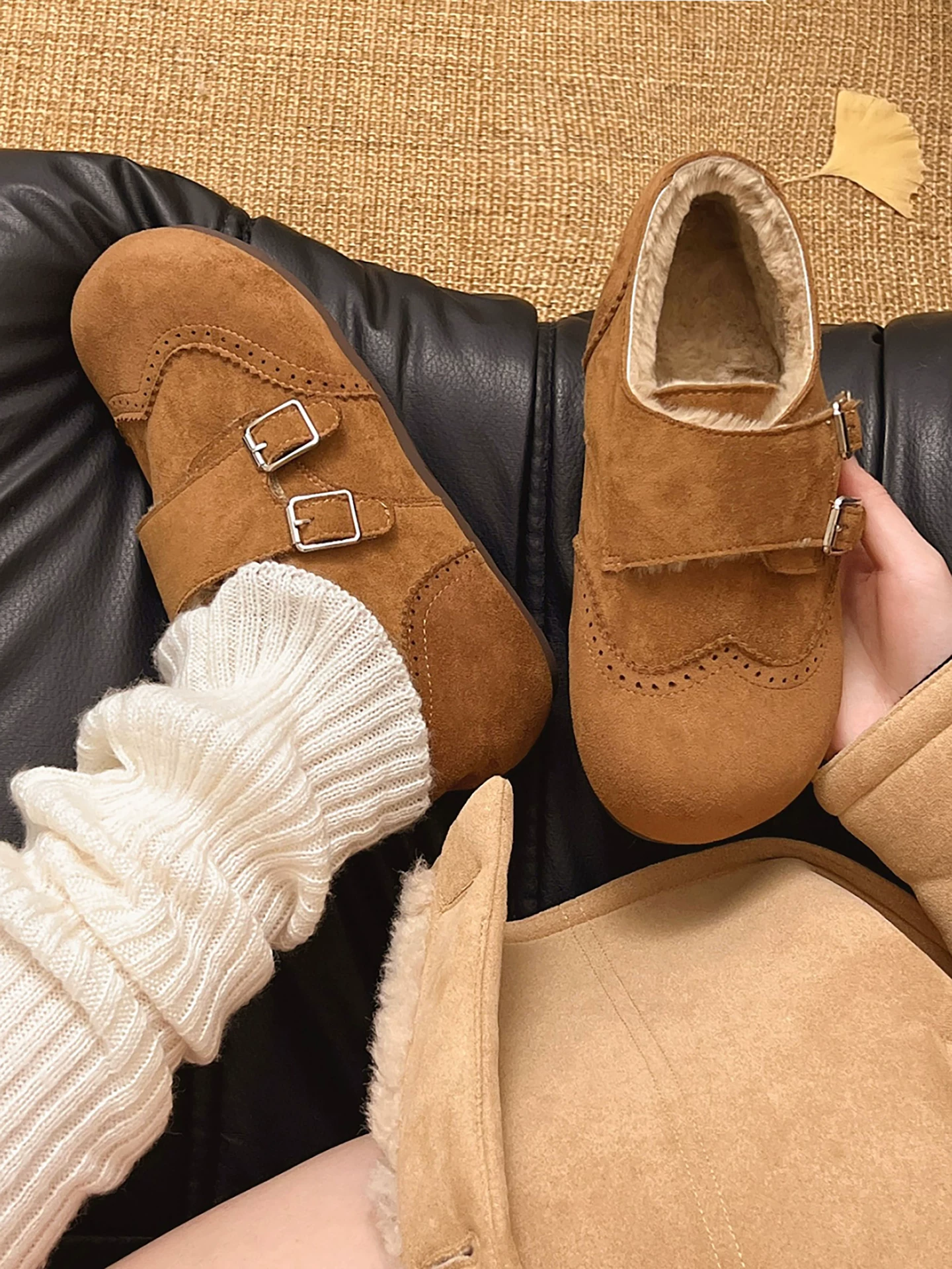 Giày cotton đế dày chống trượt lót nhung cổ điển dành cho nữ mặc ngoài mùa đông 2025 Giày Birkenstock đế mềm tăng chiều cao mới toàn diện