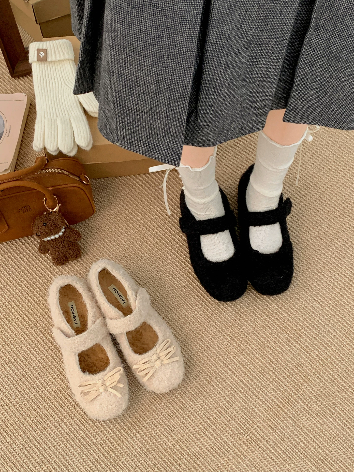 Giày Mary Jane đế dày tăng chiều cao kiểu Pháp lót lông cừu dành cho nữ, áo khoác ngoài mùa đông, kiểu mới 2025, thích hợp phối cùng váy, giày cotton ấm áp.