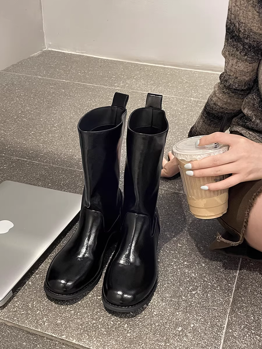 Giày bốt Martin đế xuồng cao cổ đen phong cách retro dành cho nữ, mẫu mới thu đông 2025 kiểu Anh, chiều cao đến giữa bắp chân.