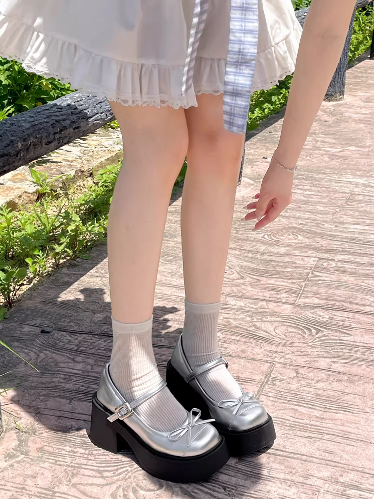 Giày cao gót nữ kiểu Pháp cổ điển, mũi tròn, đế dày, gót cao, màu bạc, kiểu thu mới 2025, phối chân váy, kiểu Mary Jane.