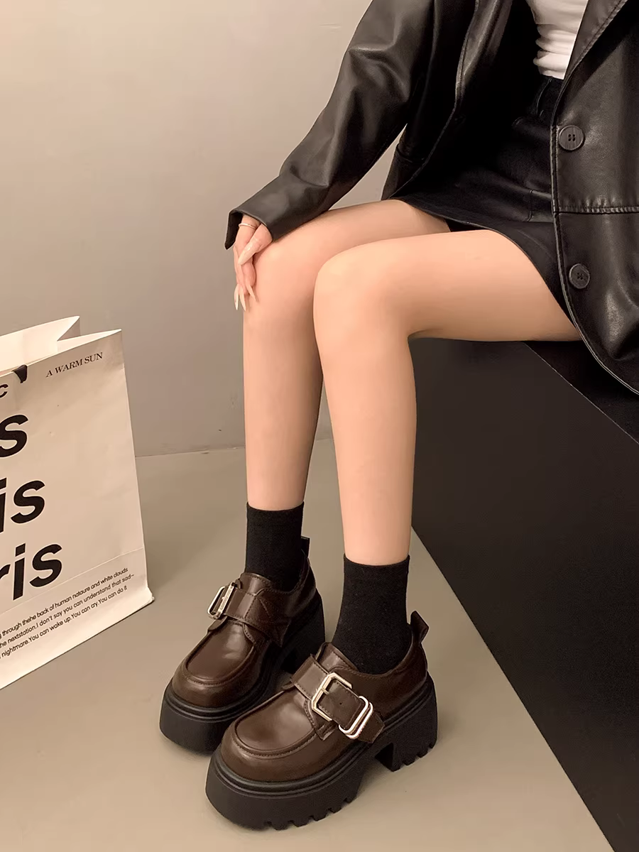 Giày da nữ đế dày phong cách Anh quốc cổ điển đa năng màu đen, kiểu mới mùa thu 2025, phối chân váy, kiểu Mary Jane