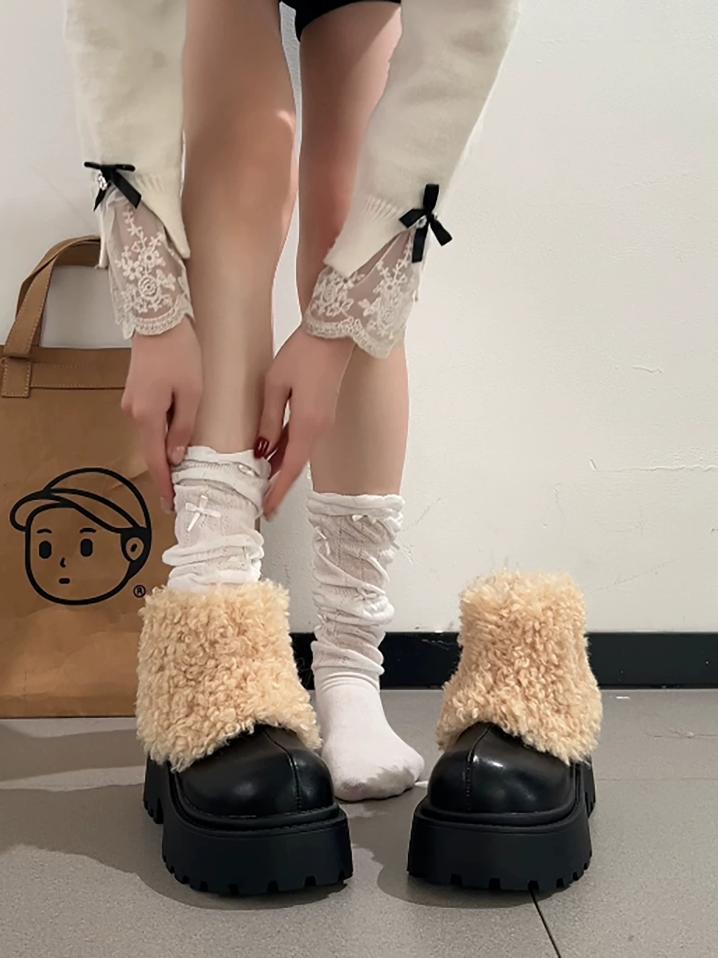 Giày bốt nữ đế xuồng dày, lót lông cừu nâu, chống trơn, đế cao, giữ ấm mùa đông 2025, tăng chiều cao, chất liệu bông mềm mại