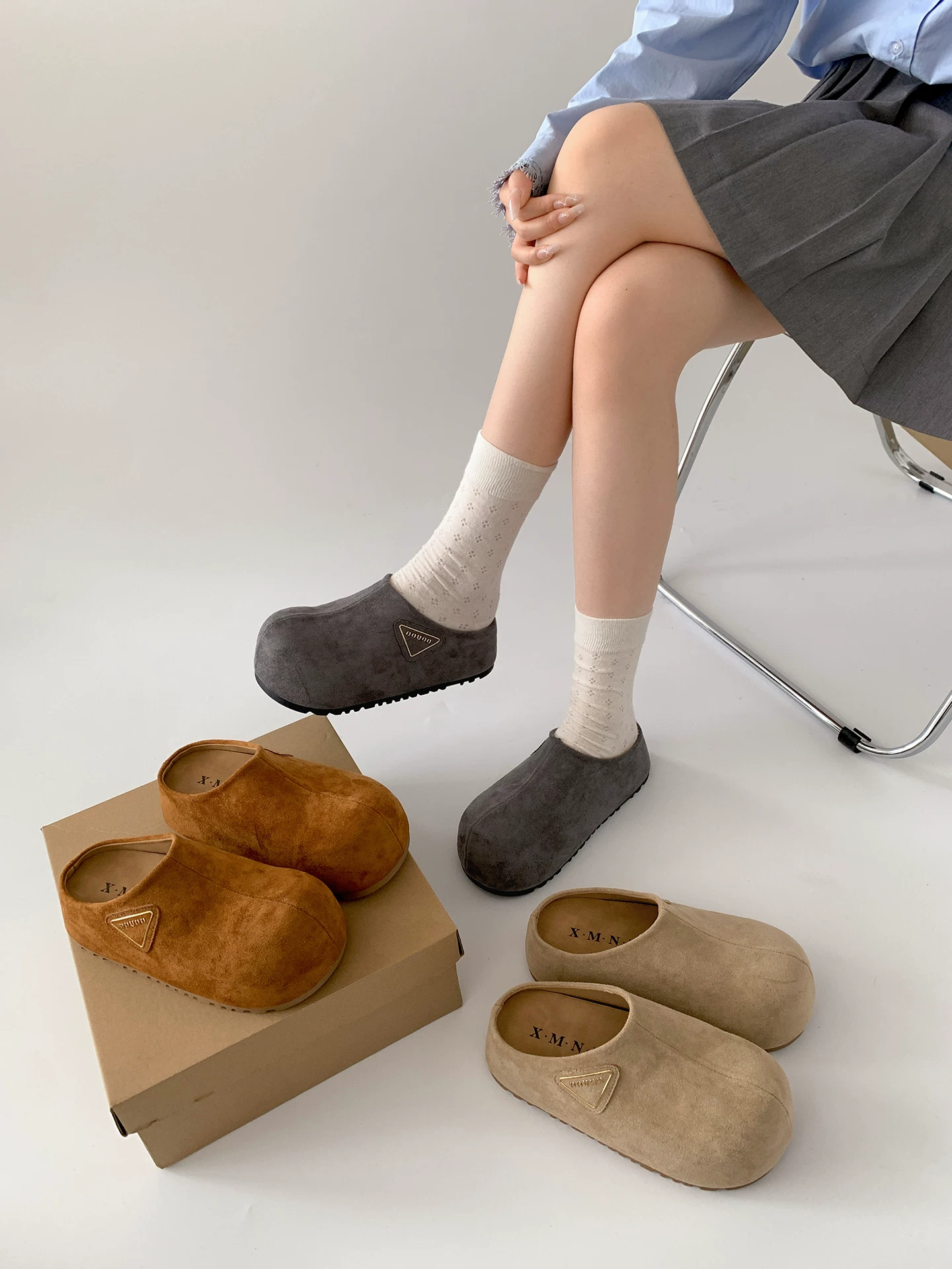 Dép nữ đế dày chống trơn kiểu retro phổ biến, đi ngoài trời mùa thu, giày Birkenstock đế mềm đa năng kiểu nửa dép mới năm 2025