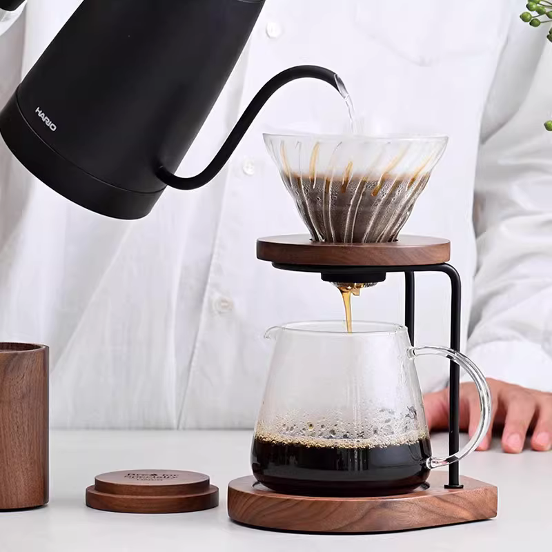 Bộ pha cà phê HARIO bằng gỗ óc chó, bộ lọc V60, chất liệu tự nhiên, kèm giá đỡ, máy xay cà phê và dụng cụ.