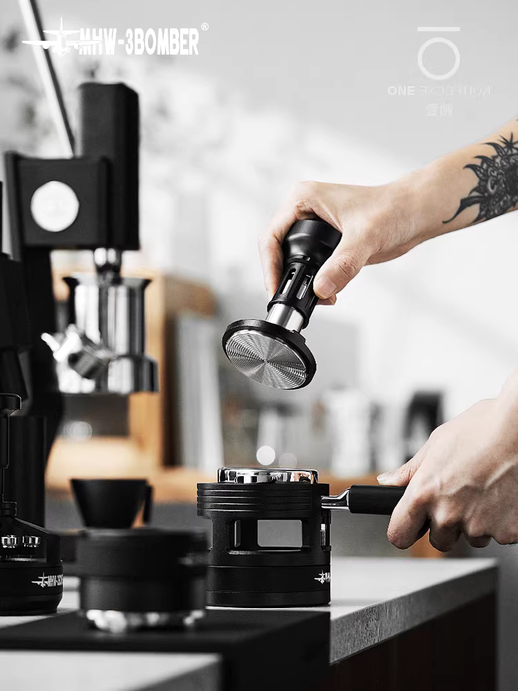 Máy phân phối bột cà phê tự động bật lại lực không đổi kiểu Ý Bomber MHW Impact Pressure Powder Hammer Original Force