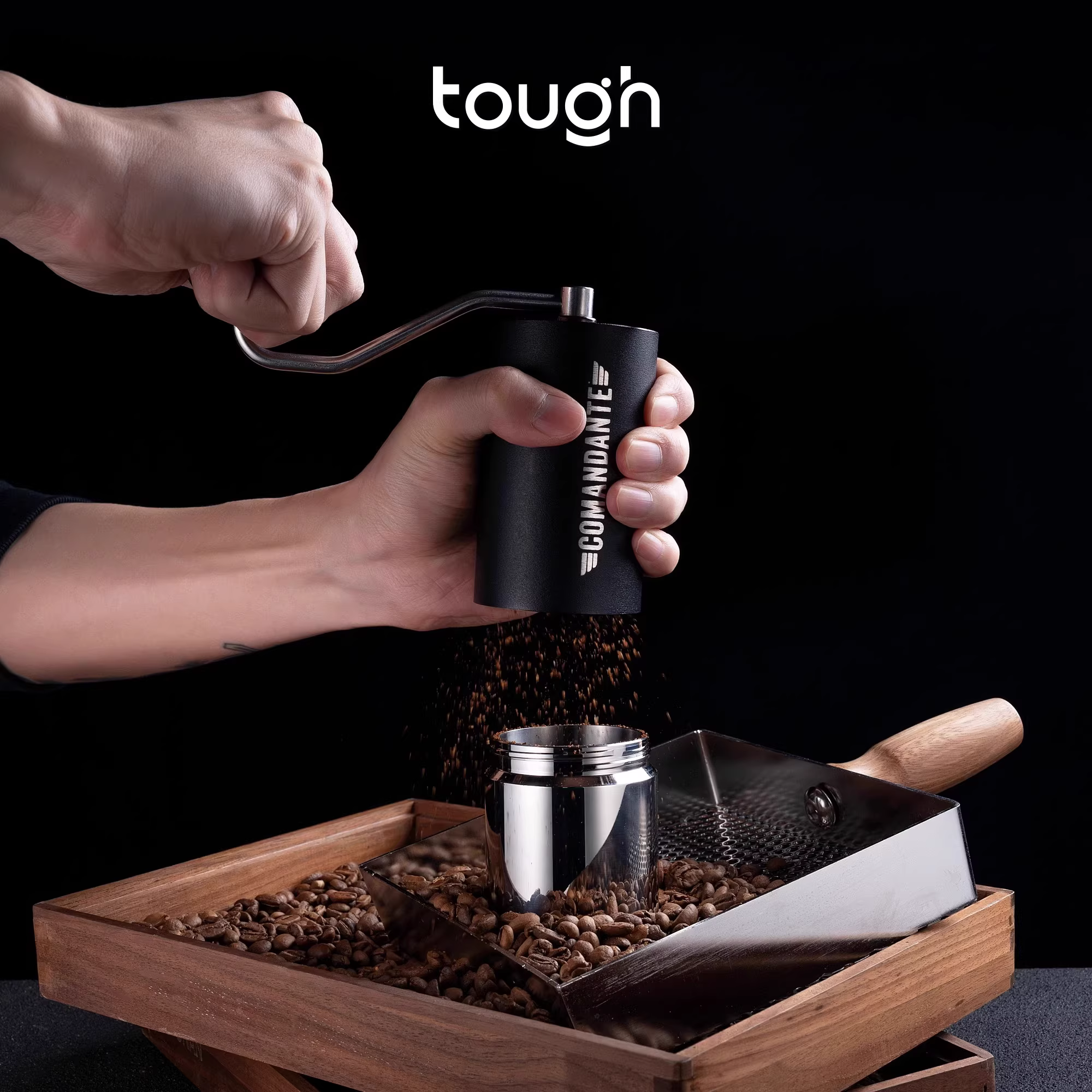 Máy xay cà phê thủ công Stubborn Coffee C40 được cải tiến với tay cầm bằng thép không gỉ Comandante của Đức và hộp đựng bột.