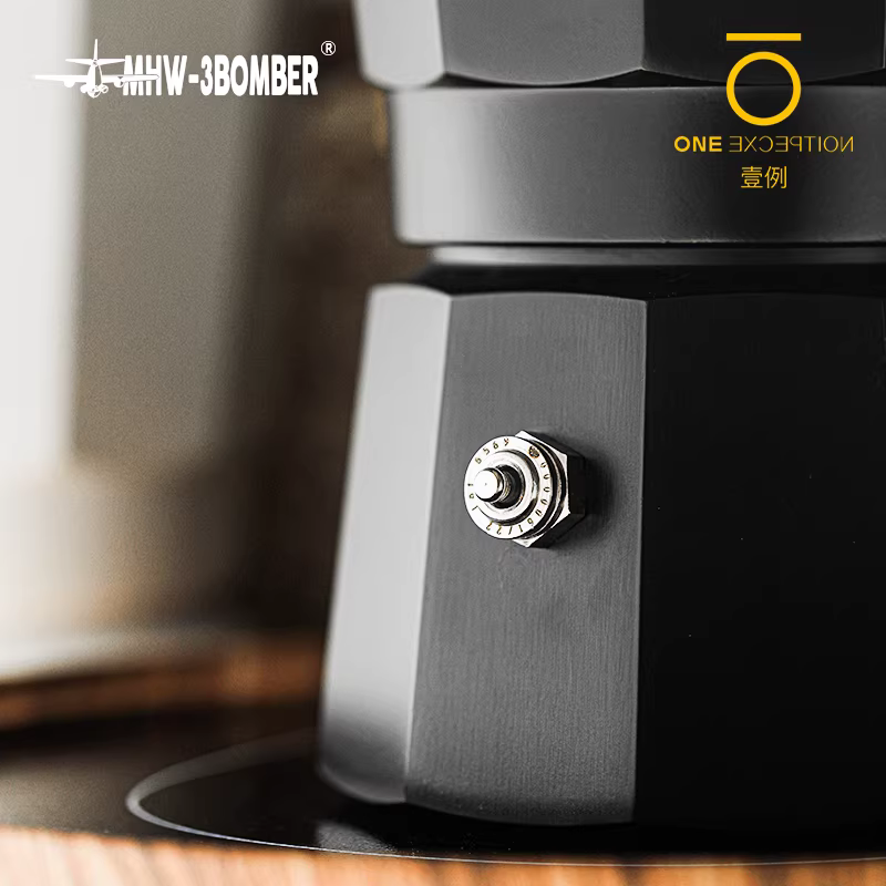 Máy pha cà phê espresso bằng gốm sứ điện, kiểu Moka pot hai van, thương hiệu Bomber MHW, dùng được trong nhà và ngoài trời, kiểu Bialetti